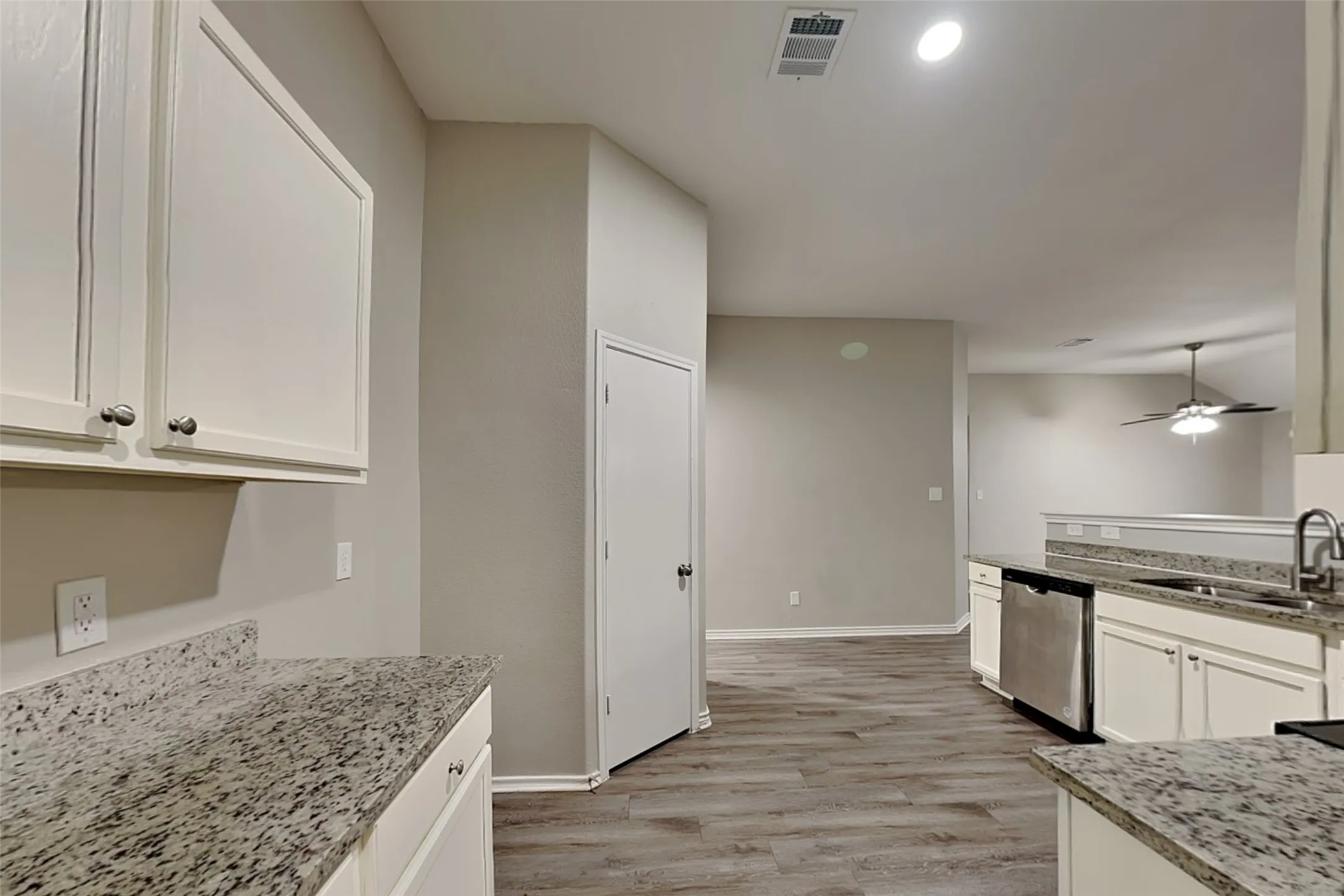 Single Family Residence For Rent in Collin County , 912 Oakcrest Drive, Wylie, Texas 75098, 4 Bedroom, 2 Bathroom, 2 Garage spaces, 2,340 Sqft, built in 2005, mls#21373074, Real Estate Agent in Wylie, Homes For Rent in Collin county, Homes For Rent in Wylie, Realtor in Wylie Texas, Real Estate Brokerage Independent Realty Texas, Luminita Cordes Realtor