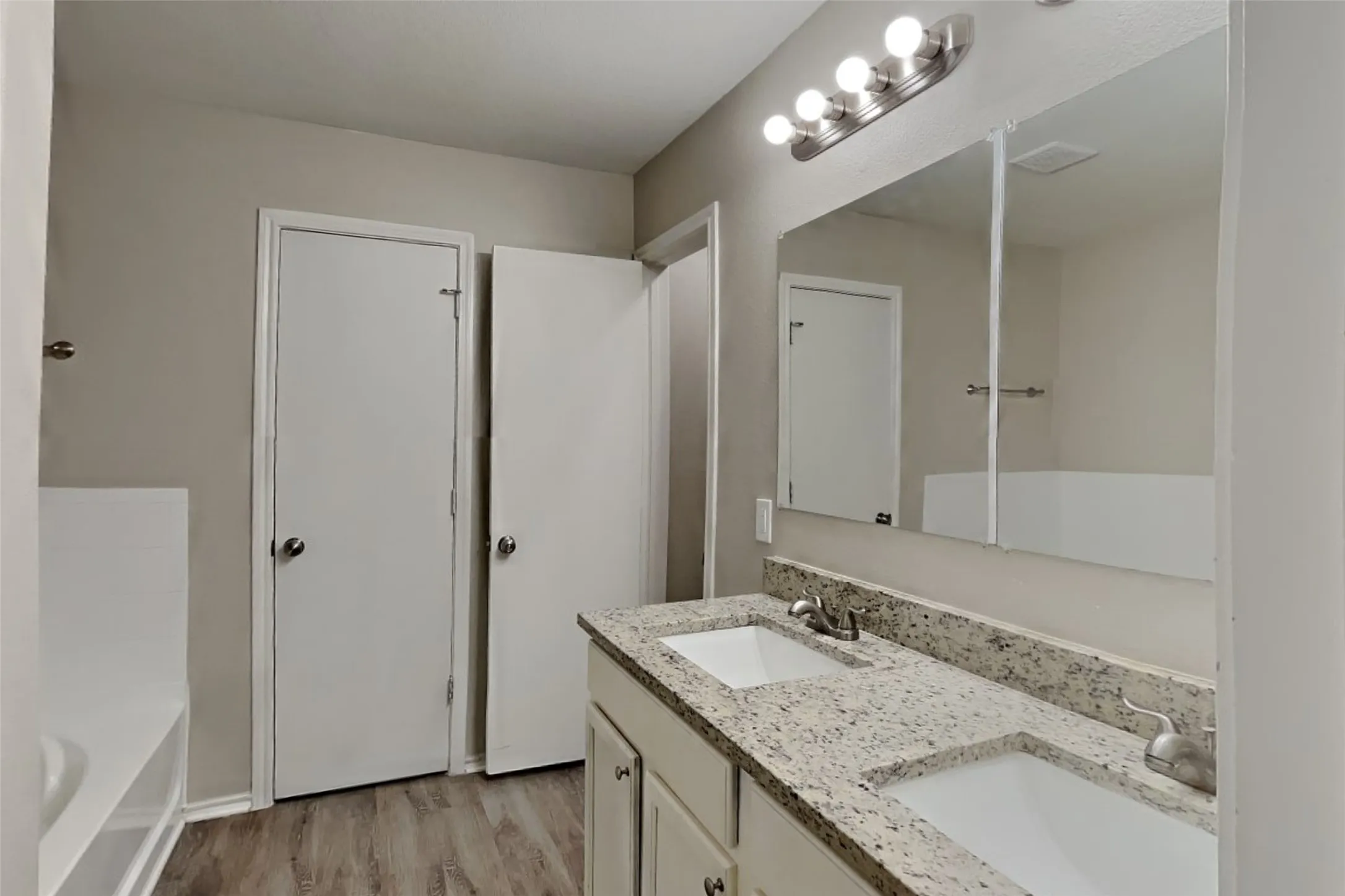 Single Family Residence For Rent in Collin County , 912 Oakcrest Drive, Wylie, Texas 75098, 4 Bedroom, 2 Bathroom, 2 Garage spaces, 2,340 Sqft, built in 2005, mls#21373074, Real Estate Agent in Wylie, Homes For Rent in Collin county, Homes For Rent in Wylie, Realtor in Wylie Texas, Real Estate Brokerage Independent Realty Texas, Luminita Cordes Realtor