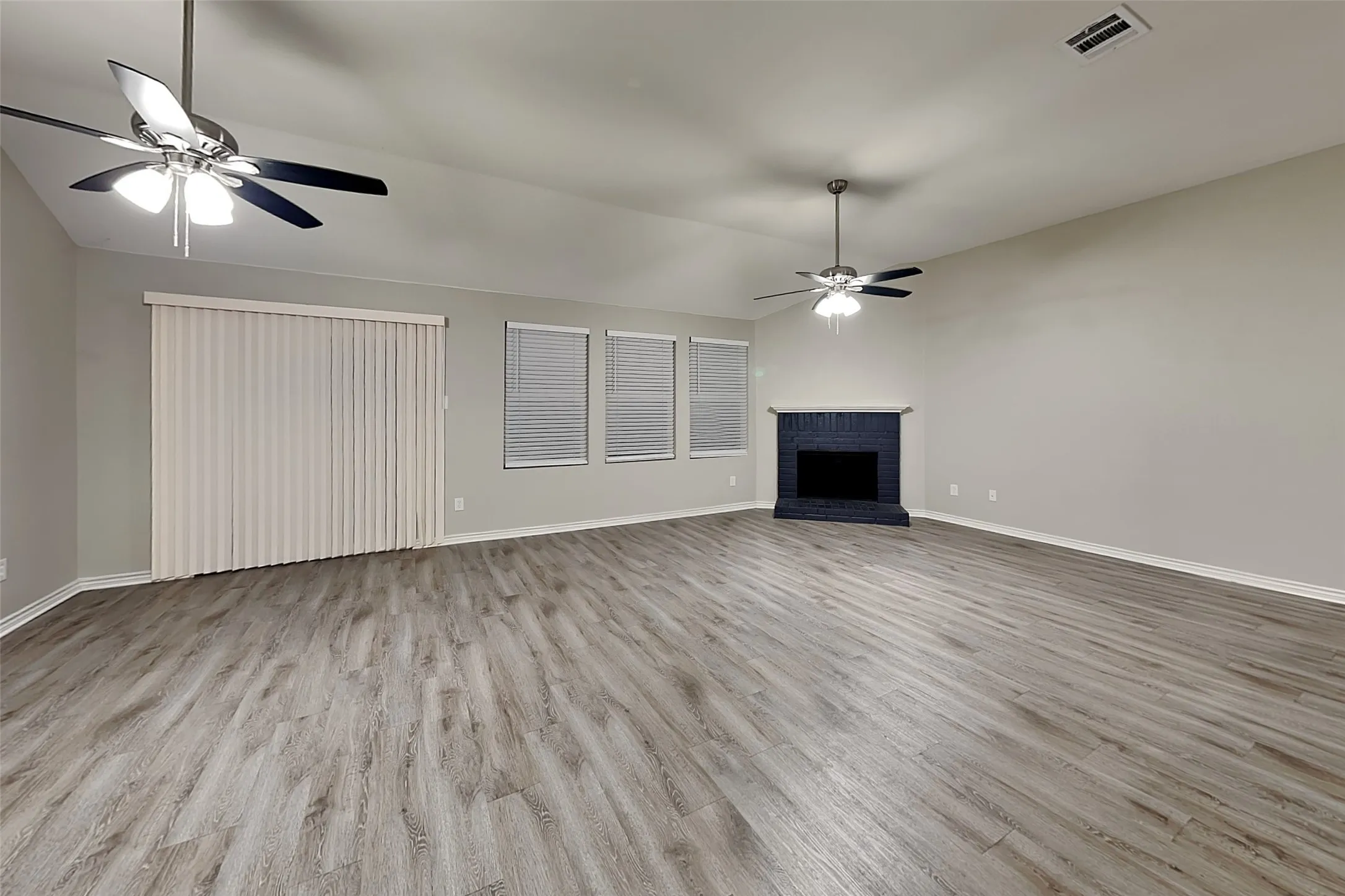 Single Family Residence For Rent in Collin County , 912 Oakcrest Drive, Wylie, Texas 75098, 4 Bedroom, 2 Bathroom, 2 Garage spaces, 2,340 Sqft, built in 2005, mls#21373074, Real Estate Agent in Wylie, Homes For Rent in Collin county, Homes For Rent in Wylie, Realtor in Wylie Texas, Real Estate Brokerage Independent Realty Texas, Luminita Cordes Realtor