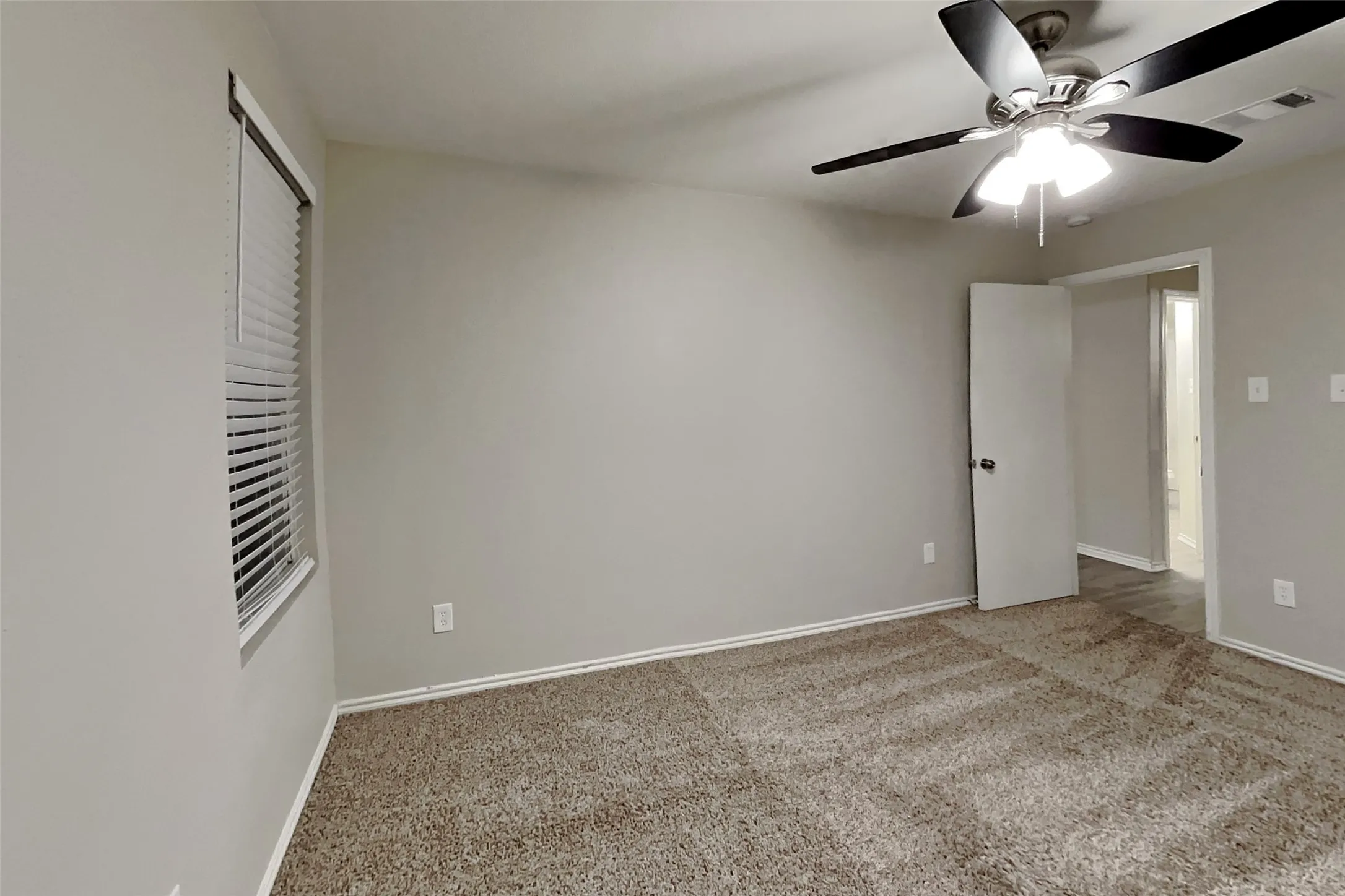 Single Family Residence For Rent in Collin County , 912 Oakcrest Drive, Wylie, Texas 75098, 4 Bedroom, 2 Bathroom, 2 Garage spaces, 2,340 Sqft, built in 2005, mls#21373074, Real Estate Agent in Wylie, Homes For Rent in Collin county, Homes For Rent in Wylie, Realtor in Wylie Texas, Real Estate Brokerage Independent Realty Texas, Luminita Cordes Realtor