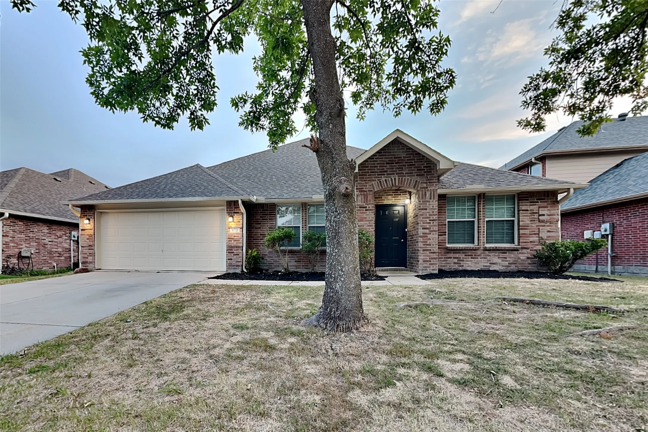 Single Family Residence For Rent in Collin County , 912 Oakcrest Drive, Wylie, Texas 75098, 4 Bedroom, 2 Bathroom, 2 Garage spaces, 2,340 Sqft, built in 2005, mls#21373074, Real Estate Agent in Wylie, Homes For Rent in Collin county, Homes For Rent in Wylie, Realtor in Wylie Texas, Real Estate Brokerage Independent Realty Texas, Luminita Cordes Realtor