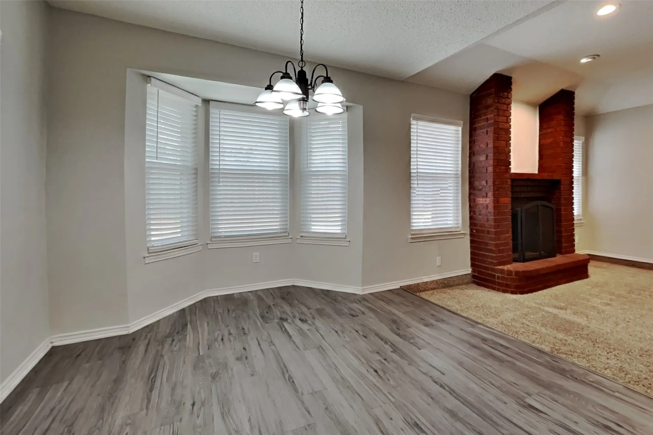 Single Family Residence For Rent in Tarrant County , 5402 Summit Peak Drive, Arlington, Texas 76017, 3 Bedroom, 2 Bathroom, 2 Garage spaces, 1,907 Sqft, built in 1988, mls#21373076, Real Estate Agent in Arlington, Homes For Rent in Tarrant county, Homes For Rent in Arlington, Realtor in Arlington Texas, Real Estate Brokerage Independent Realty Texas, Luminita Cordes Realtor