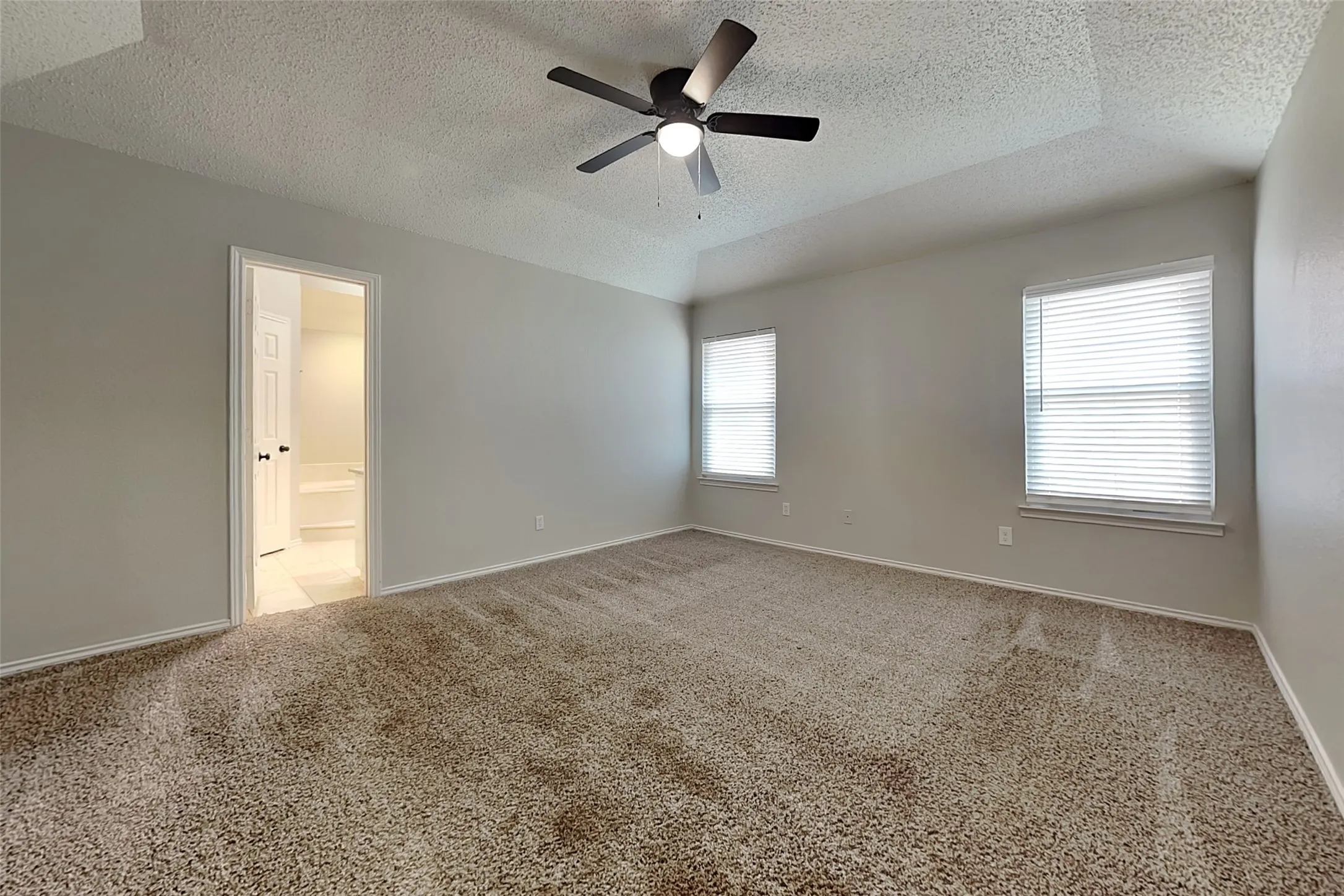 Single Family Residence For Rent in Tarrant County , 5402 Summit Peak Drive, Arlington, Texas 76017, 3 Bedroom, 2 Bathroom, 2 Garage spaces, 1,907 Sqft, built in 1988, mls#21373076, Real Estate Agent in Arlington, Homes For Rent in Tarrant county, Homes For Rent in Arlington, Realtor in Arlington Texas, Real Estate Brokerage Independent Realty Texas, Luminita Cordes Realtor