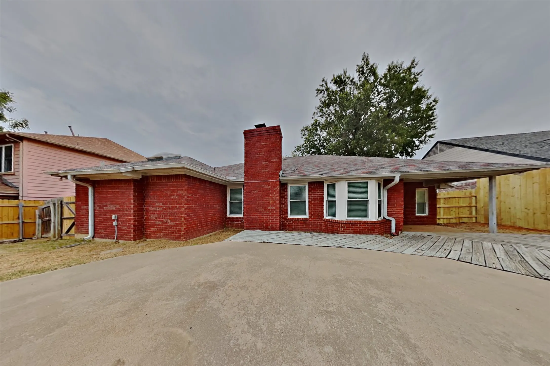 Single Family Residence For Rent in Tarrant County , 5402 Summit Peak Drive, Arlington, Texas 76017, 3 Bedroom, 2 Bathroom, 2 Garage spaces, 1,907 Sqft, built in 1988, mls#21373076, Real Estate Agent in Arlington, Homes For Rent in Tarrant county, Homes For Rent in Arlington, Realtor in Arlington Texas, Real Estate Brokerage Independent Realty Texas, Luminita Cordes Realtor