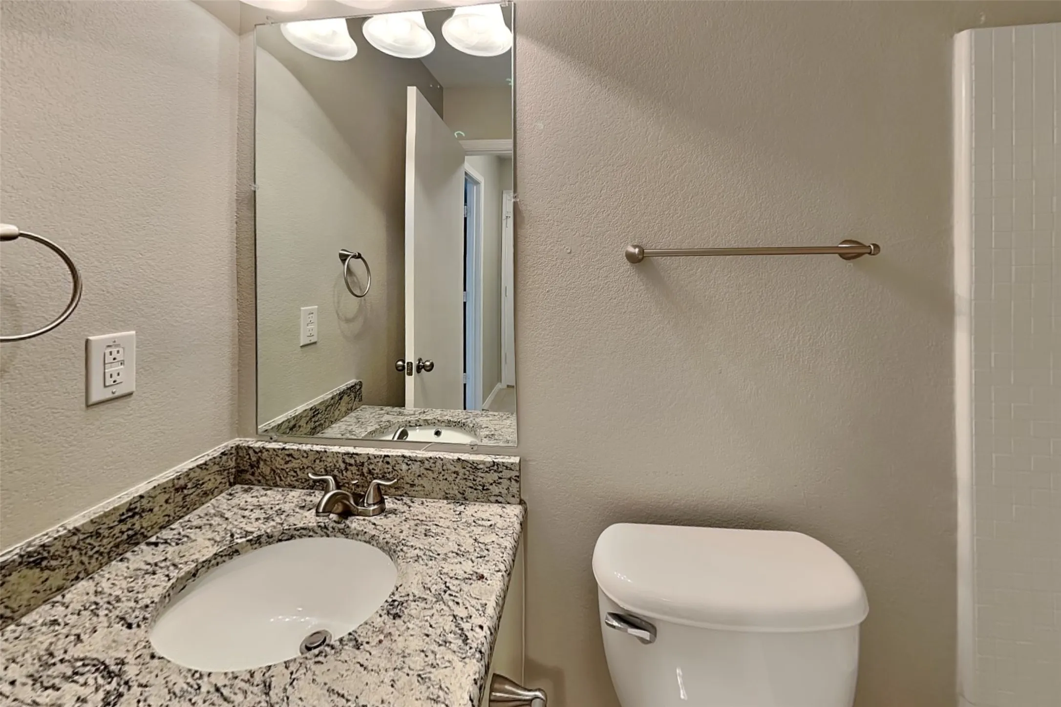 Single Family Residence For Rent in Tarrant County , 5732 Mountain Stream Trail, Fort Worth, Texas 76244, 3 Bedroom, 2 Bathroom, 2 Garage spaces, 1,701 Sqft, built in 2008, mls#21373078, Real Estate Agent in Fort Worth, Homes For Rent in Tarrant county, Homes For Rent in Fort Worth, Realtor in Fort Worth Texas, Real Estate Brokerage Independent Realty Texas, Luminita Cordes Realtor