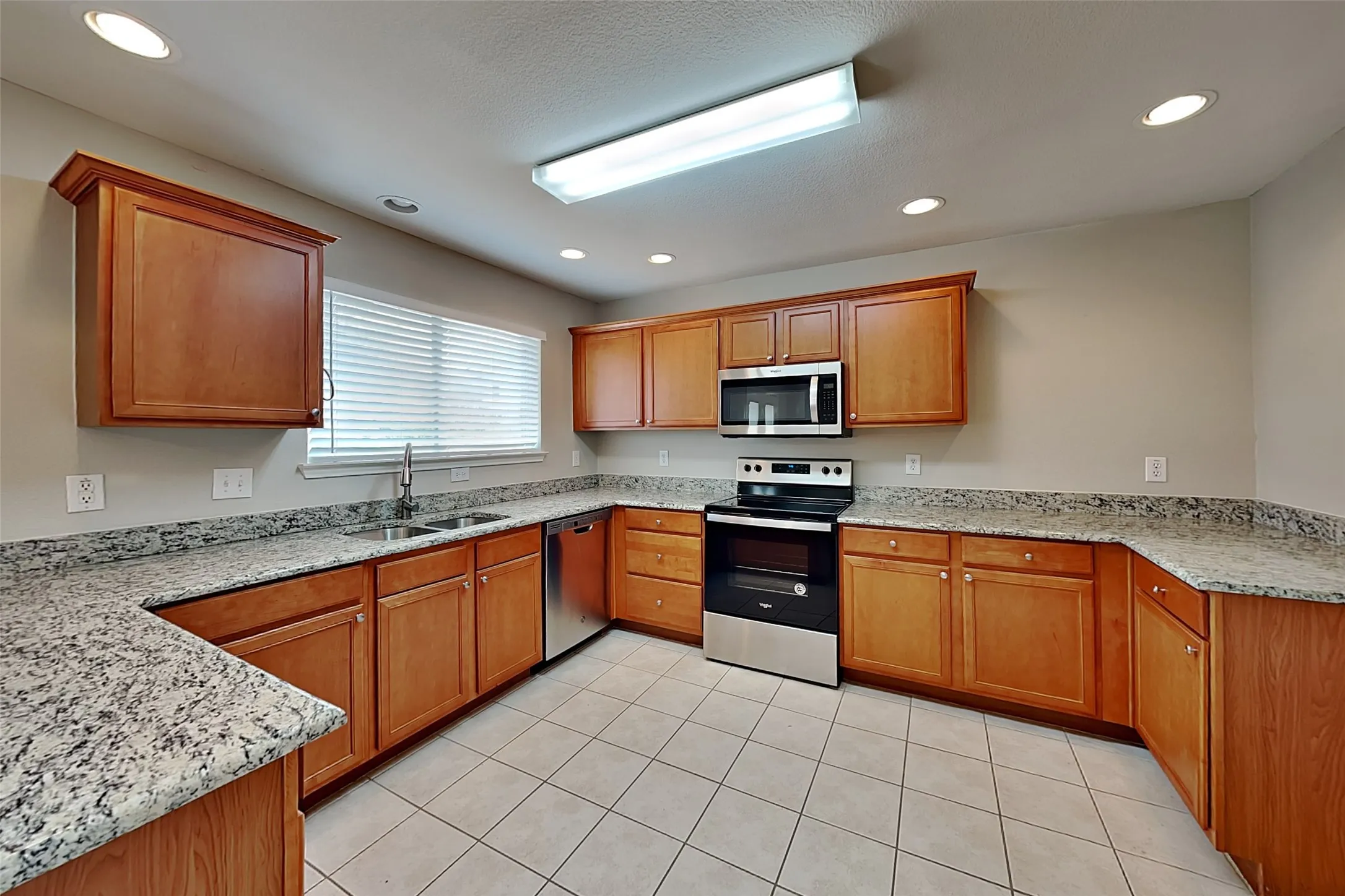 Single Family Residence For Rent in Tarrant County , 5732 Mountain Stream Trail, Fort Worth, Texas 76244, 3 Bedroom, 2 Bathroom, 2 Garage spaces, 1,701 Sqft, built in 2008, mls#21373078, Real Estate Agent in Fort Worth, Homes For Rent in Tarrant county, Homes For Rent in Fort Worth, Realtor in Fort Worth Texas, Real Estate Brokerage Independent Realty Texas, Luminita Cordes Realtor