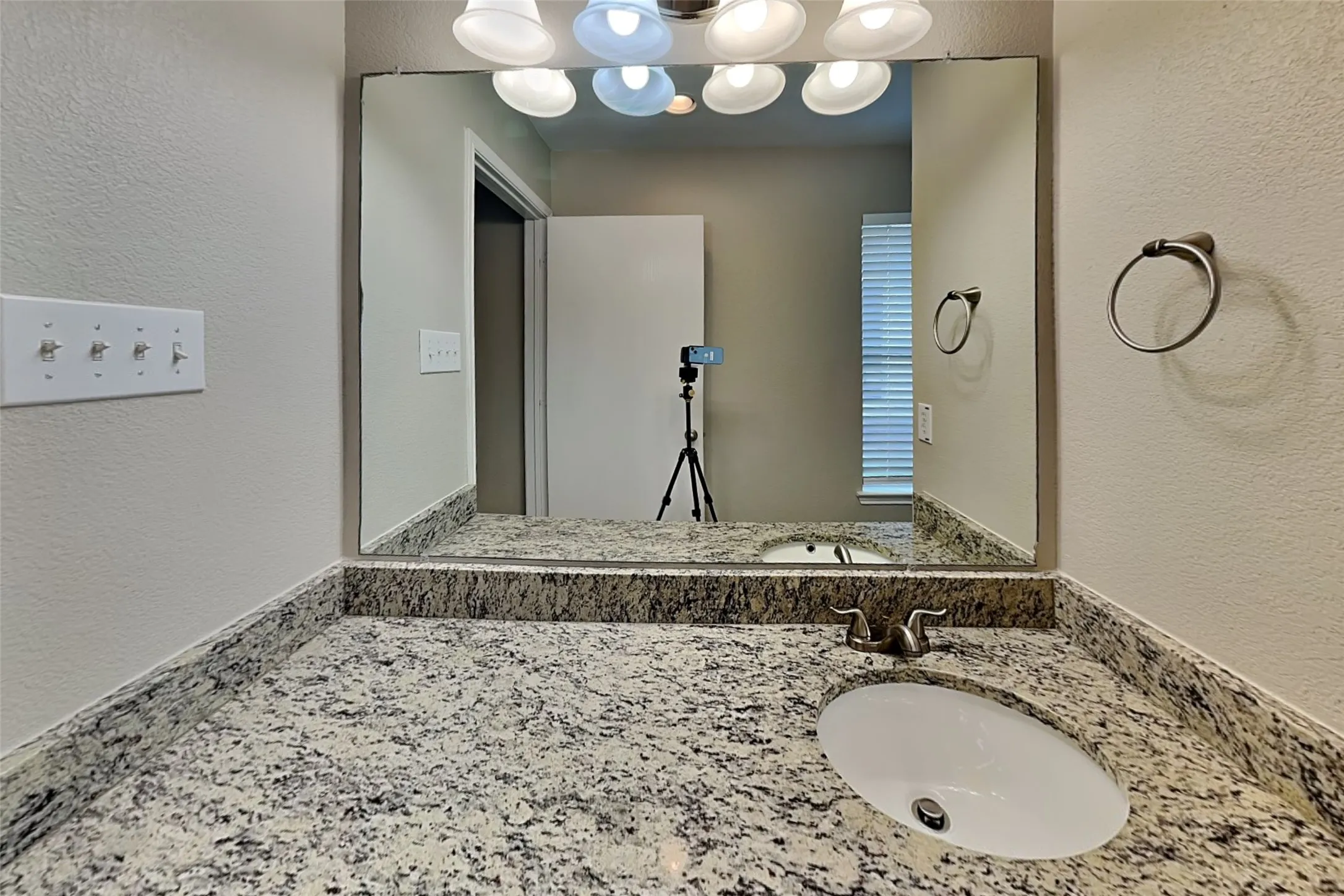 Single Family Residence For Rent in Tarrant County , 5732 Mountain Stream Trail, Fort Worth, Texas 76244, 3 Bedroom, 2 Bathroom, 2 Garage spaces, 1,701 Sqft, built in 2008, mls#21373078, Real Estate Agent in Fort Worth, Homes For Rent in Tarrant county, Homes For Rent in Fort Worth, Realtor in Fort Worth Texas, Real Estate Brokerage Independent Realty Texas, Luminita Cordes Realtor