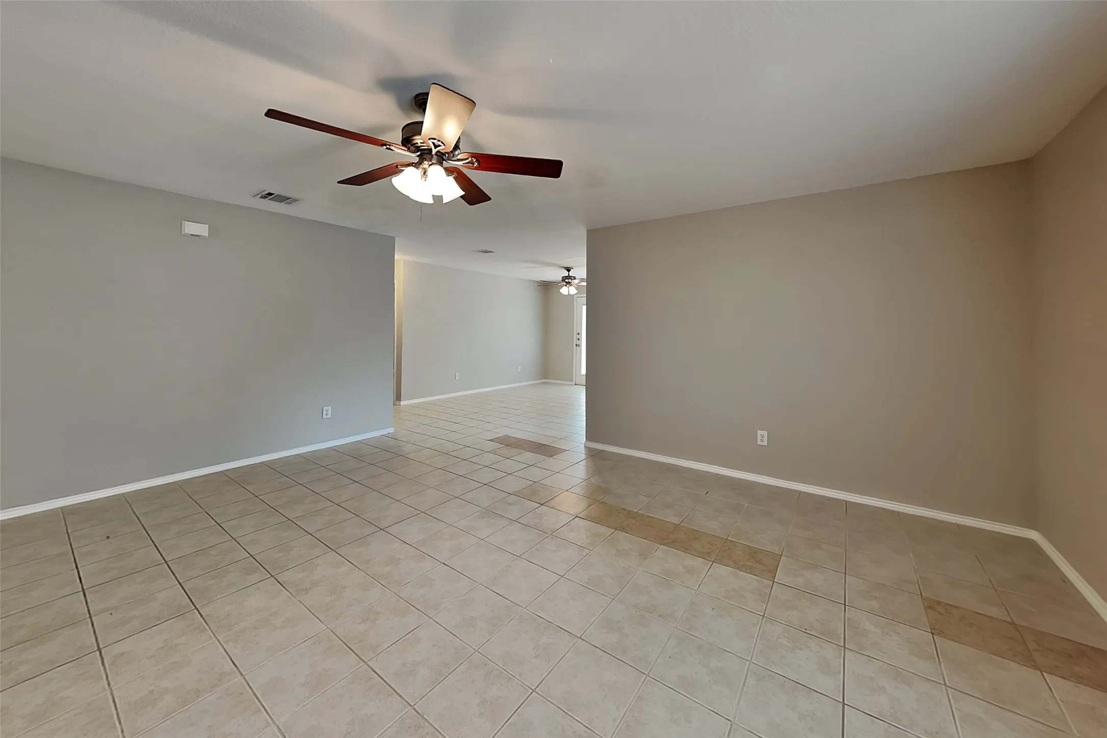 Single Family Residence For Rent in Tarrant County , 5732 Mountain Stream Trail, Fort Worth, Texas 76244, 3 Bedroom, 2 Bathroom, 2 Garage spaces, 1,701 Sqft, built in 2008, mls#21373078, Real Estate Agent in Fort Worth, Homes For Rent in Tarrant county, Homes For Rent in Fort Worth, Realtor in Fort Worth Texas, Real Estate Brokerage Independent Realty Texas, Luminita Cordes Realtor