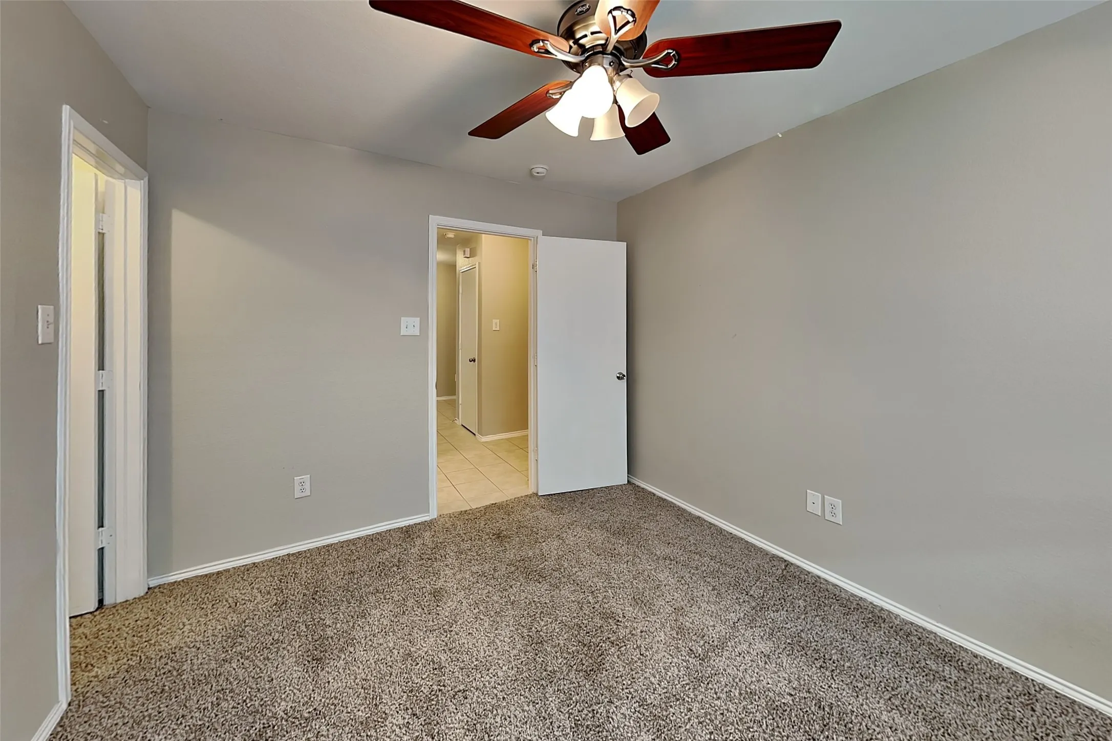 Single Family Residence For Rent in Tarrant County , 5732 Mountain Stream Trail, Fort Worth, Texas 76244, 3 Bedroom, 2 Bathroom, 2 Garage spaces, 1,701 Sqft, built in 2008, mls#21373078, Real Estate Agent in Fort Worth, Homes For Rent in Tarrant county, Homes For Rent in Fort Worth, Realtor in Fort Worth Texas, Real Estate Brokerage Independent Realty Texas, Luminita Cordes Realtor
