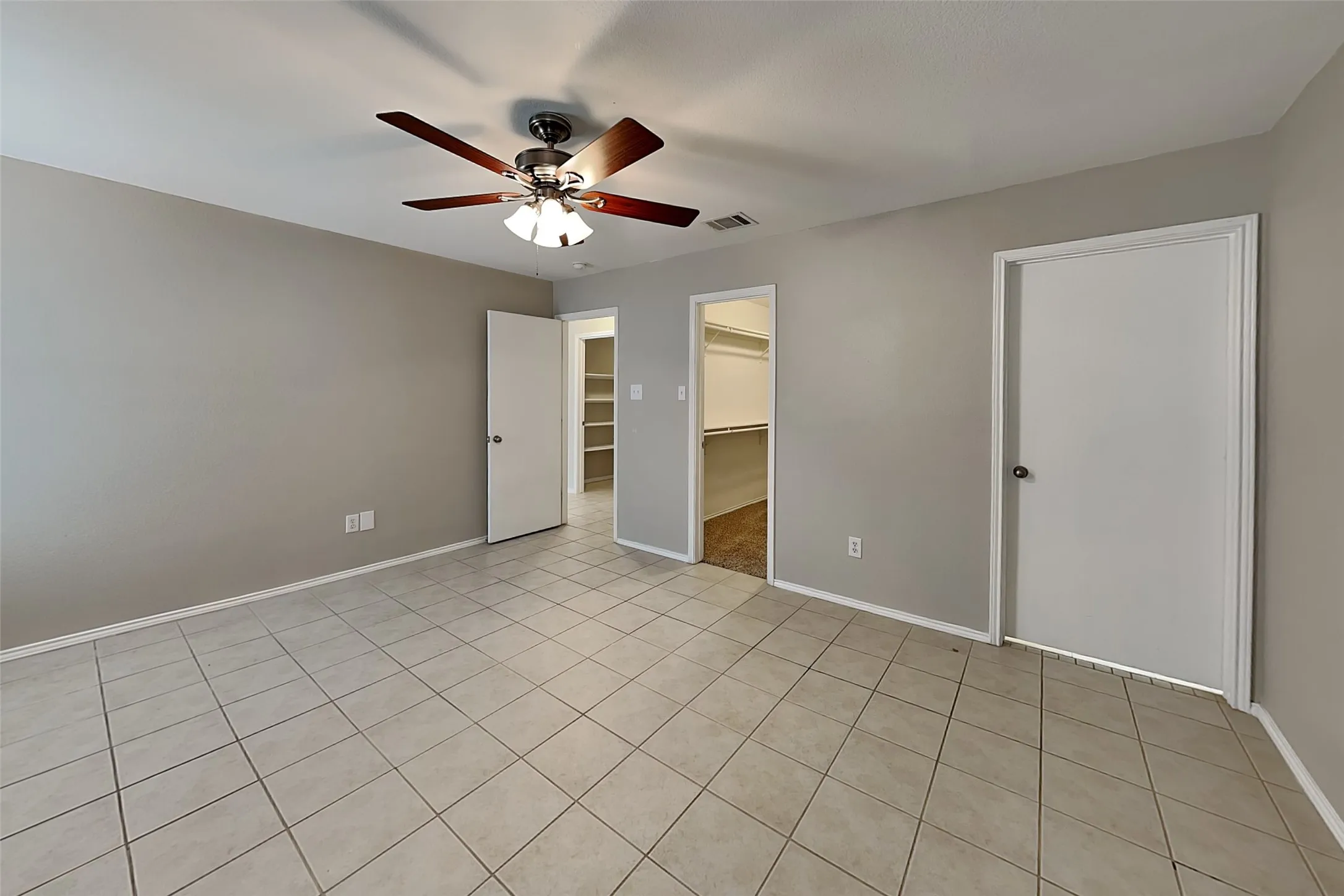 Single Family Residence For Rent in Tarrant County , 5732 Mountain Stream Trail, Fort Worth, Texas 76244, 3 Bedroom, 2 Bathroom, 2 Garage spaces, 1,701 Sqft, built in 2008, mls#21373078, Real Estate Agent in Fort Worth, Homes For Rent in Tarrant county, Homes For Rent in Fort Worth, Realtor in Fort Worth Texas, Real Estate Brokerage Independent Realty Texas, Luminita Cordes Realtor