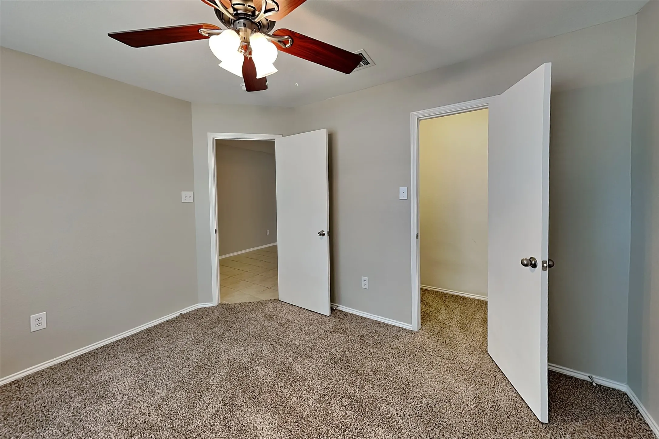 Single Family Residence For Rent in Tarrant County , 5732 Mountain Stream Trail, Fort Worth, Texas 76244, 3 Bedroom, 2 Bathroom, 2 Garage spaces, 1,701 Sqft, built in 2008, mls#21373078, Real Estate Agent in Fort Worth, Homes For Rent in Tarrant county, Homes For Rent in Fort Worth, Realtor in Fort Worth Texas, Real Estate Brokerage Independent Realty Texas, Luminita Cordes Realtor