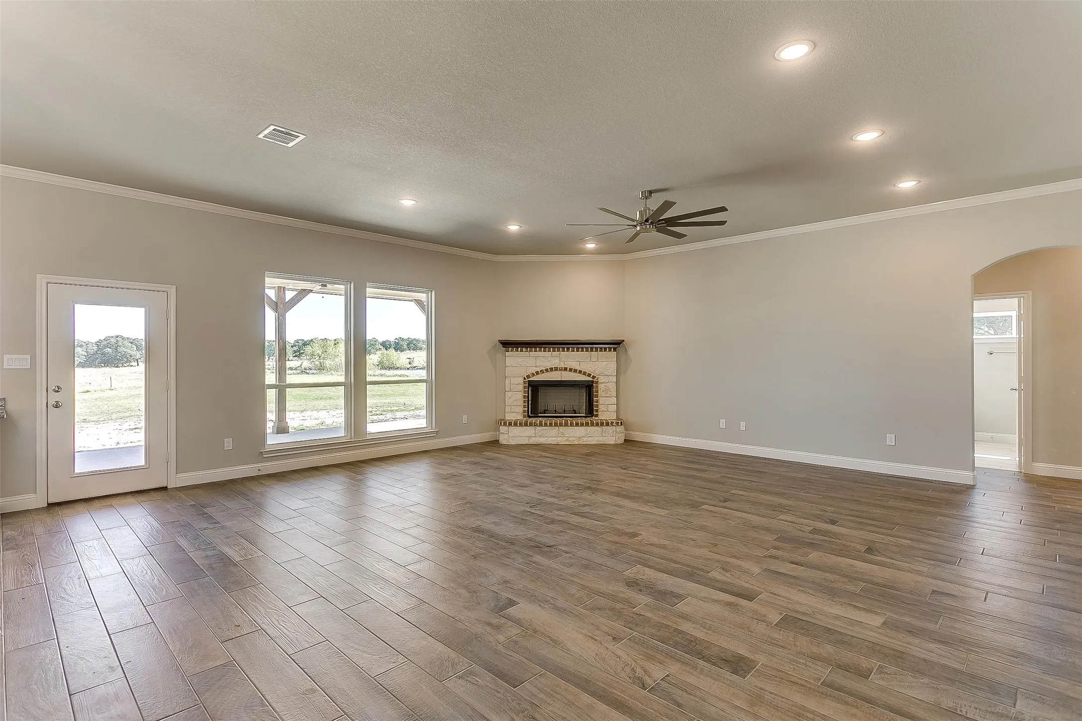 Single Family Residence For Sale in Parker County , 1014 Gonzollas Road, Springtown, Texas 76082, 4 Bedroom, 3 Bathroom, 5 Garage spaces, 2,650 Sqft, built in 2021, mls#21371302, Real Estate Agent in Springtown, Homes For Sale in Parker county, Homes For Sale in Springtown, Realtor in Springtown Texas, Real Estate Brokerage Independent Realty Texas, Luminita Cordes Realtor