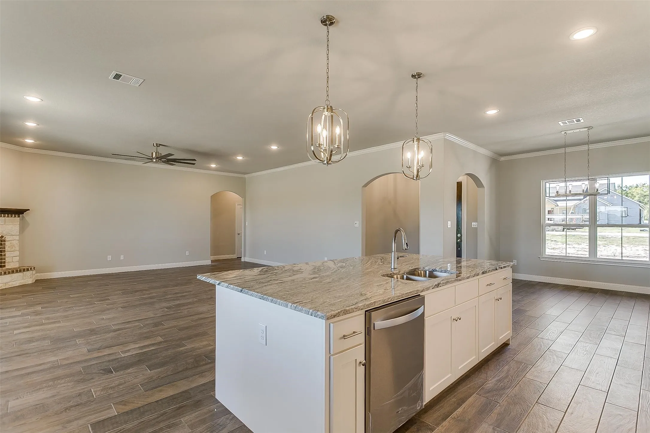 Single Family Residence For Sale in Parker County , 1014 Gonzollas Road, Springtown, Texas 76082, 4 Bedroom, 3 Bathroom, 5 Garage spaces, 2,650 Sqft, built in 2021, mls#21371302, Real Estate Agent in Springtown, Homes For Sale in Parker county, Homes For Sale in Springtown, Realtor in Springtown Texas, Real Estate Brokerage Independent Realty Texas, Luminita Cordes Realtor