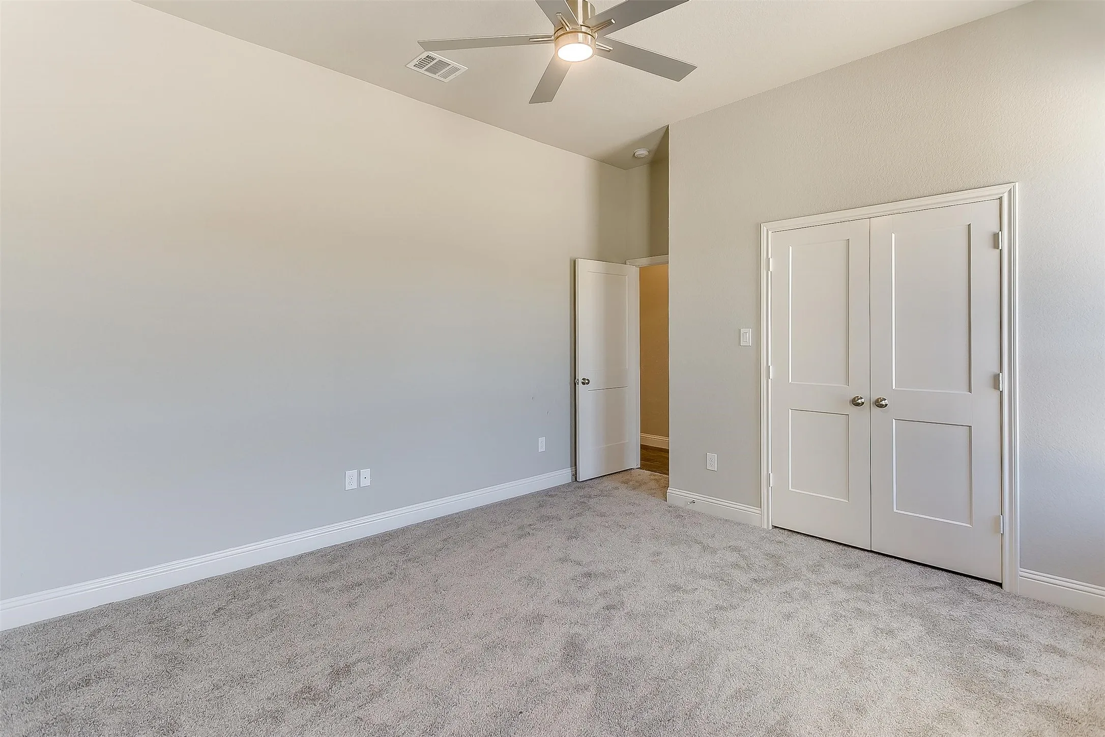 Single Family Residence For Sale in Parker County , 1014 Gonzollas Road, Springtown, Texas 76082, 4 Bedroom, 3 Bathroom, 5 Garage spaces, 2,650 Sqft, built in 2021, mls#21371302, Real Estate Agent in Springtown, Homes For Sale in Parker county, Homes For Sale in Springtown, Realtor in Springtown Texas, Real Estate Brokerage Independent Realty Texas, Luminita Cordes Realtor
