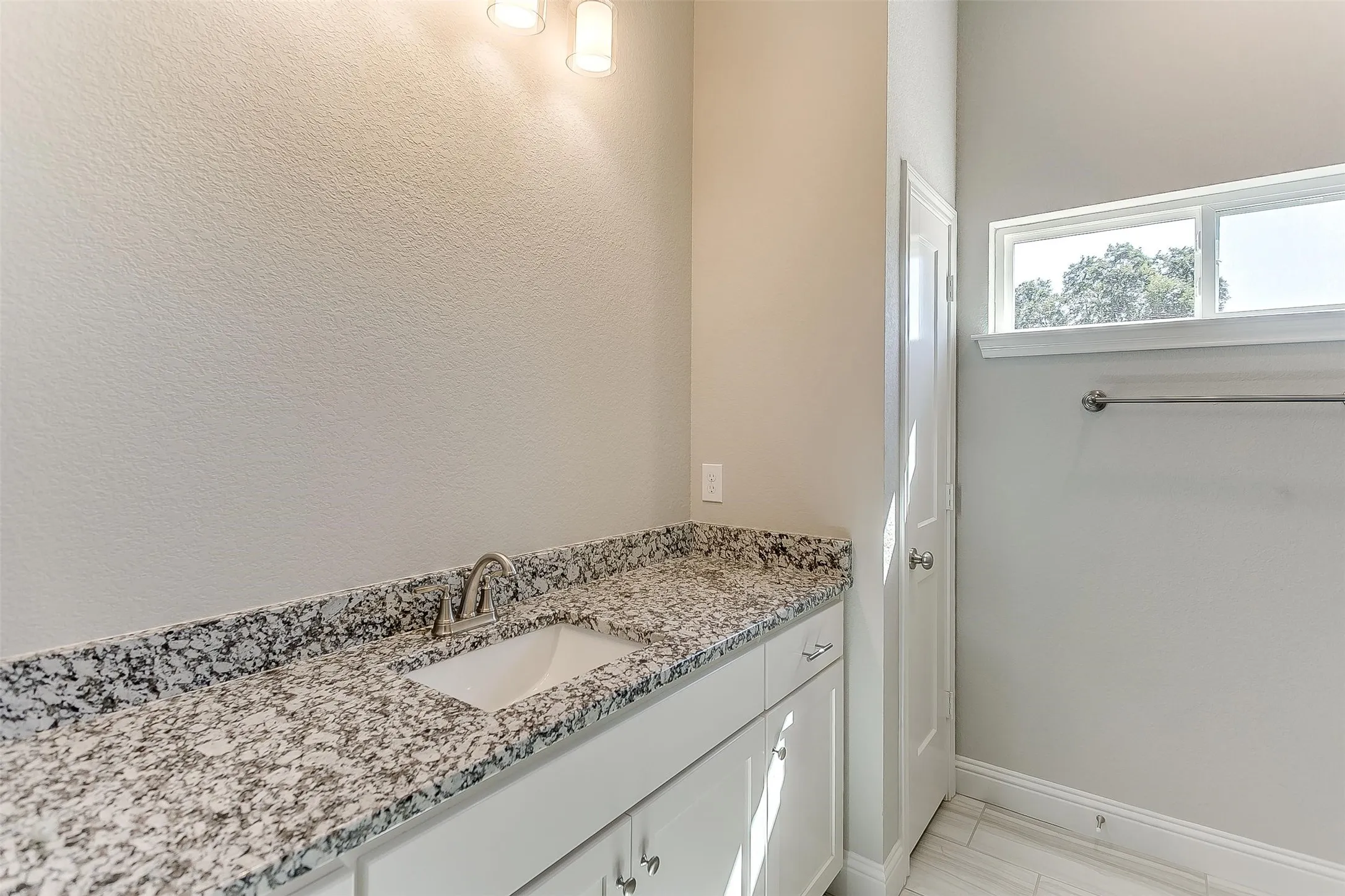Single Family Residence For Sale in Parker County , 1014 Gonzollas Road, Springtown, Texas 76082, 4 Bedroom, 3 Bathroom, 5 Garage spaces, 2,650 Sqft, built in 2021, mls#21371302, Real Estate Agent in Springtown, Homes For Sale in Parker county, Homes For Sale in Springtown, Realtor in Springtown Texas, Real Estate Brokerage Independent Realty Texas, Luminita Cordes Realtor