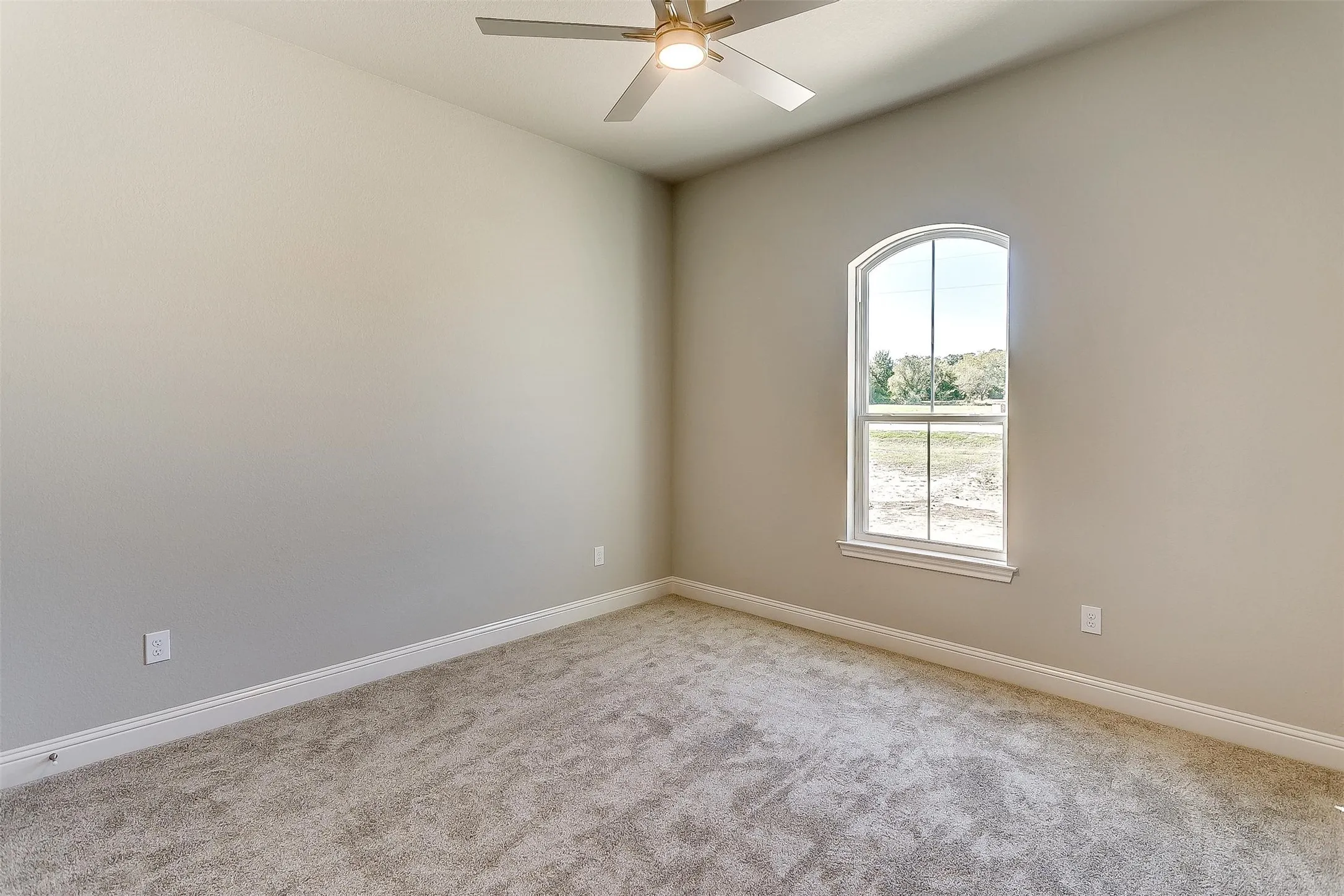 Single Family Residence For Sale in Parker County , 1014 Gonzollas Road, Springtown, Texas 76082, 4 Bedroom, 3 Bathroom, 5 Garage spaces, 2,650 Sqft, built in 2021, mls#21371302, Real Estate Agent in Springtown, Homes For Sale in Parker county, Homes For Sale in Springtown, Realtor in Springtown Texas, Real Estate Brokerage Independent Realty Texas, Luminita Cordes Realtor
