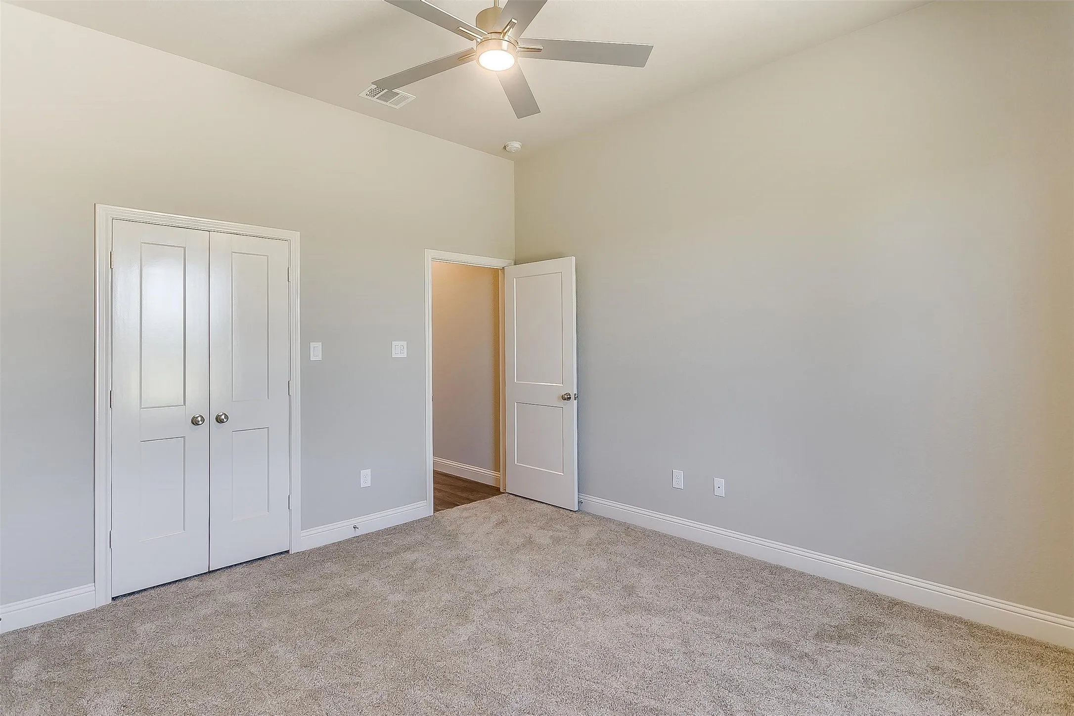 Single Family Residence For Sale in Parker County , 1014 Gonzollas Road, Springtown, Texas 76082, 4 Bedroom, 3 Bathroom, 5 Garage spaces, 2,650 Sqft, built in 2021, mls#21371302, Real Estate Agent in Springtown, Homes For Sale in Parker county, Homes For Sale in Springtown, Realtor in Springtown Texas, Real Estate Brokerage Independent Realty Texas, Luminita Cordes Realtor
