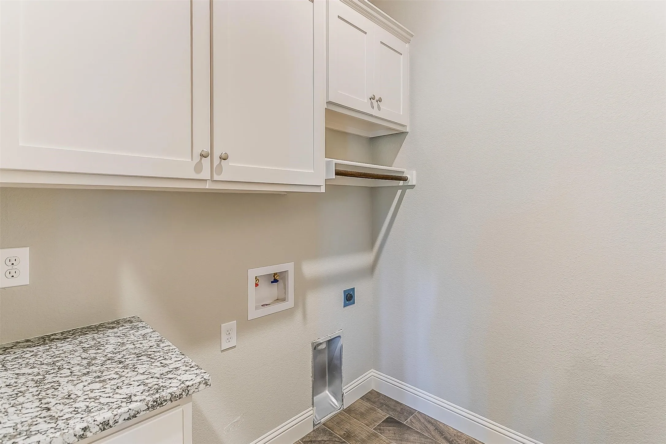 Single Family Residence For Sale in Parker County , 1014 Gonzollas Road, Springtown, Texas 76082, 4 Bedroom, 3 Bathroom, 5 Garage spaces, 2,650 Sqft, built in 2021, mls#21371302, Real Estate Agent in Springtown, Homes For Sale in Parker county, Homes For Sale in Springtown, Realtor in Springtown Texas, Real Estate Brokerage Independent Realty Texas, Luminita Cordes Realtor