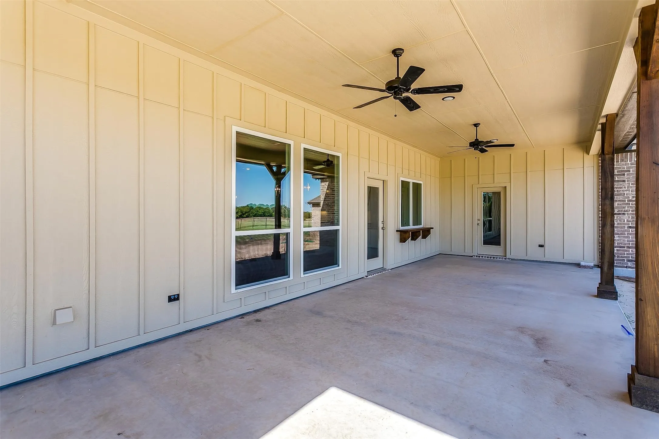 Single Family Residence For Sale in Parker County , 1014 Gonzollas Road, Springtown, Texas 76082, 4 Bedroom, 3 Bathroom, 5 Garage spaces, 2,650 Sqft, built in 2021, mls#21371302, Real Estate Agent in Springtown, Homes For Sale in Parker county, Homes For Sale in Springtown, Realtor in Springtown Texas, Real Estate Brokerage Independent Realty Texas, Luminita Cordes Realtor