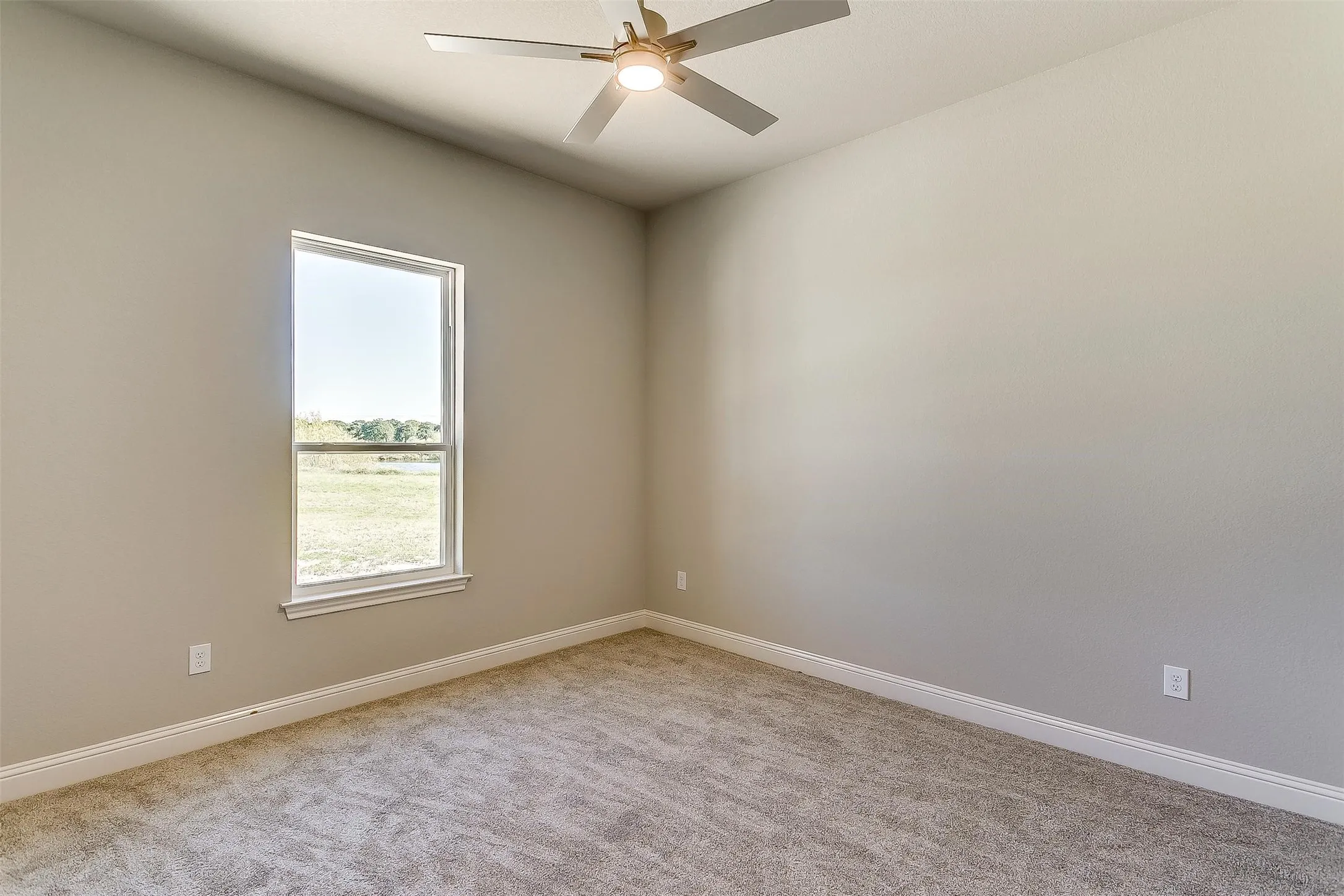 Single Family Residence For Sale in Parker County , 1014 Gonzollas Road, Springtown, Texas 76082, 4 Bedroom, 3 Bathroom, 5 Garage spaces, 2,650 Sqft, built in 2021, mls#21371302, Real Estate Agent in Springtown, Homes For Sale in Parker county, Homes For Sale in Springtown, Realtor in Springtown Texas, Real Estate Brokerage Independent Realty Texas, Luminita Cordes Realtor