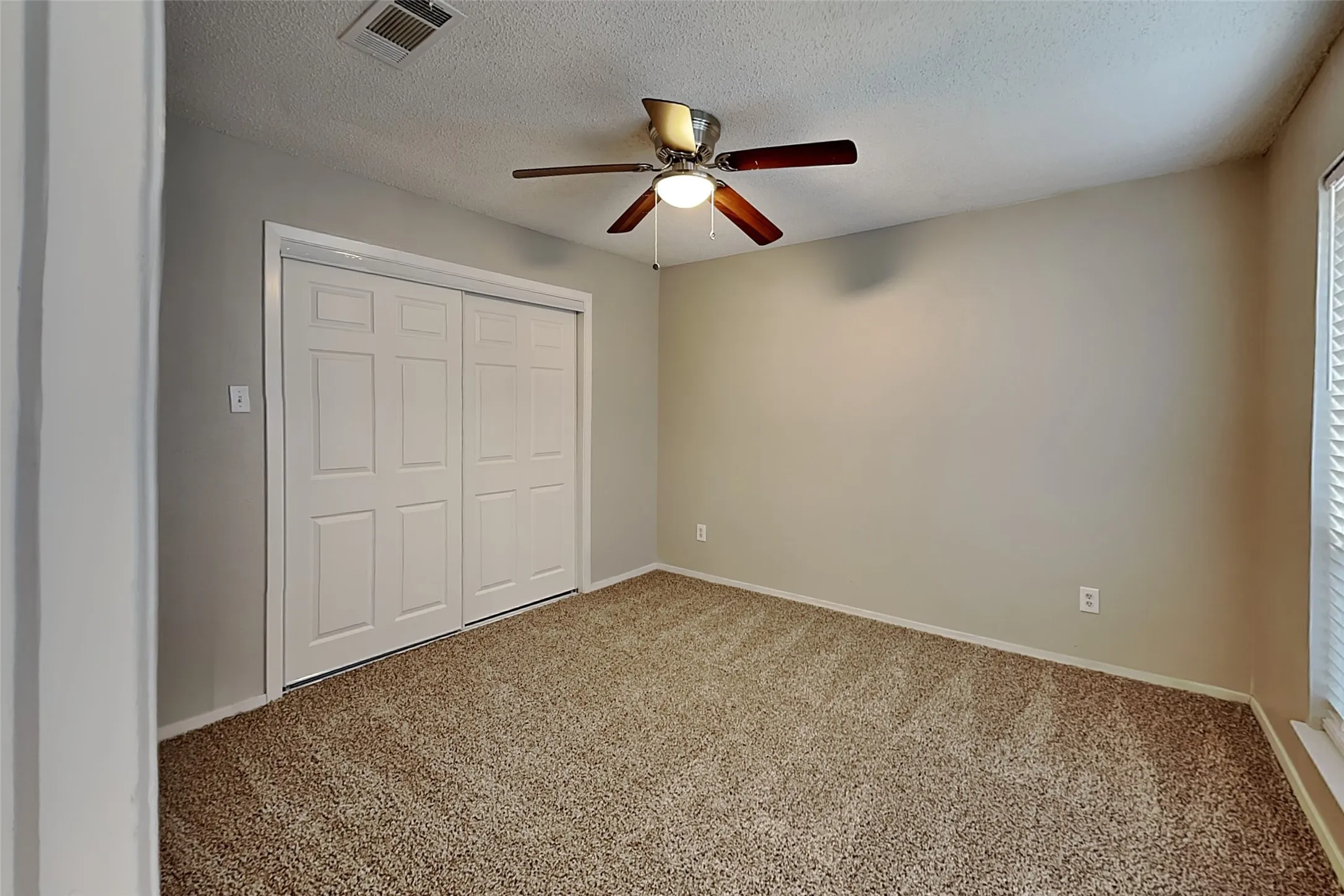 Single Family Residence For Rent in Collin County , 909 Keenan Circle, Plano, Texas 75075, 3 Bedroom, 3 Bathroom, 2 Garage spaces, 2,167 Sqft, built in 1977, mls#21373085, Real Estate Agent in Plano, Homes For Rent in Collin county, Homes For Rent in Plano, Realtor in Plano Texas, Real Estate Brokerage Independent Realty Texas, Luminita Cordes Realtor