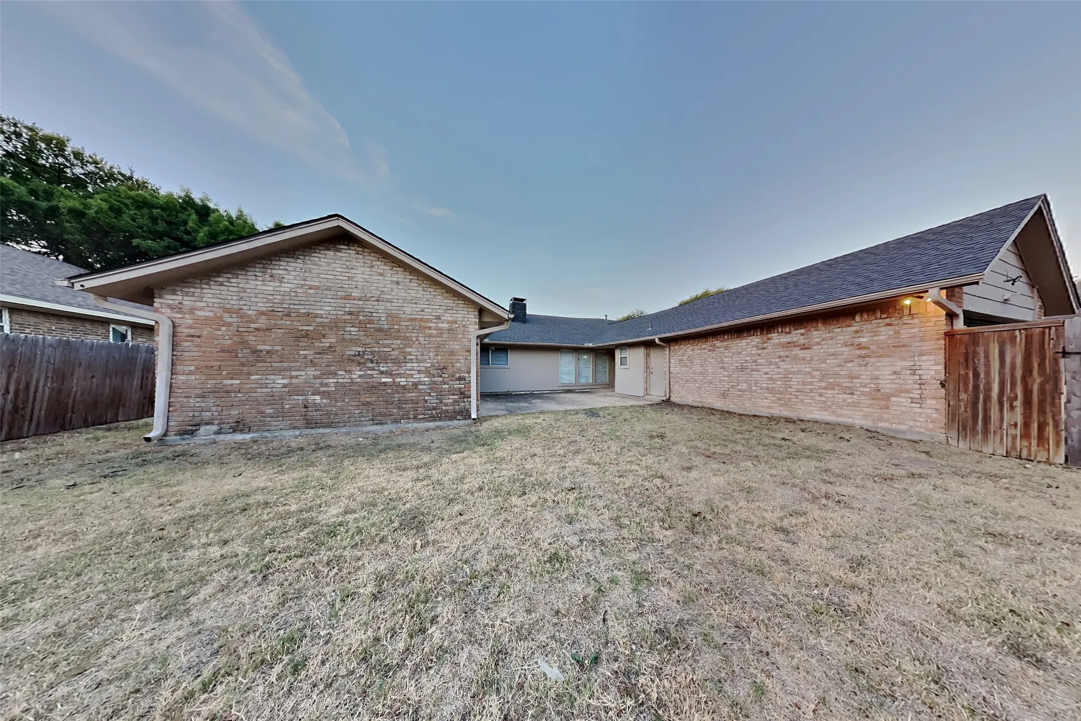 Single Family Residence For Rent in Collin County , 909 Keenan Circle, Plano, Texas 75075, 3 Bedroom, 3 Bathroom, 2 Garage spaces, 2,167 Sqft, built in 1977, mls#21373085, Real Estate Agent in Plano, Homes For Rent in Collin county, Homes For Rent in Plano, Realtor in Plano Texas, Real Estate Brokerage Independent Realty Texas, Luminita Cordes Realtor