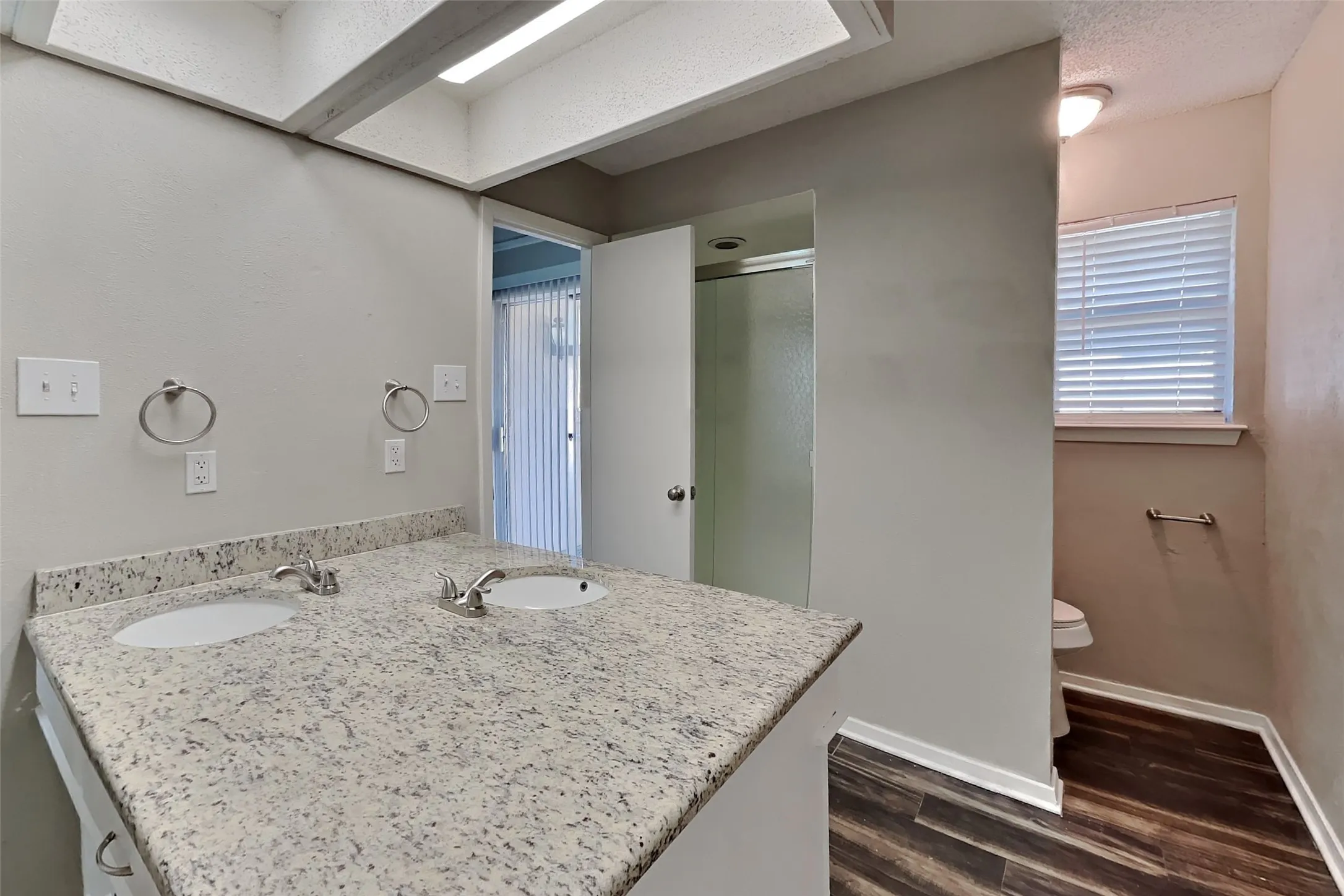 Single Family Residence For Rent in Collin County , 909 Keenan Circle, Plano, Texas 75075, 3 Bedroom, 3 Bathroom, 2 Garage spaces, 2,167 Sqft, built in 1977, mls#21373085, Real Estate Agent in Plano, Homes For Rent in Collin county, Homes For Rent in Plano, Realtor in Plano Texas, Real Estate Brokerage Independent Realty Texas, Luminita Cordes Realtor