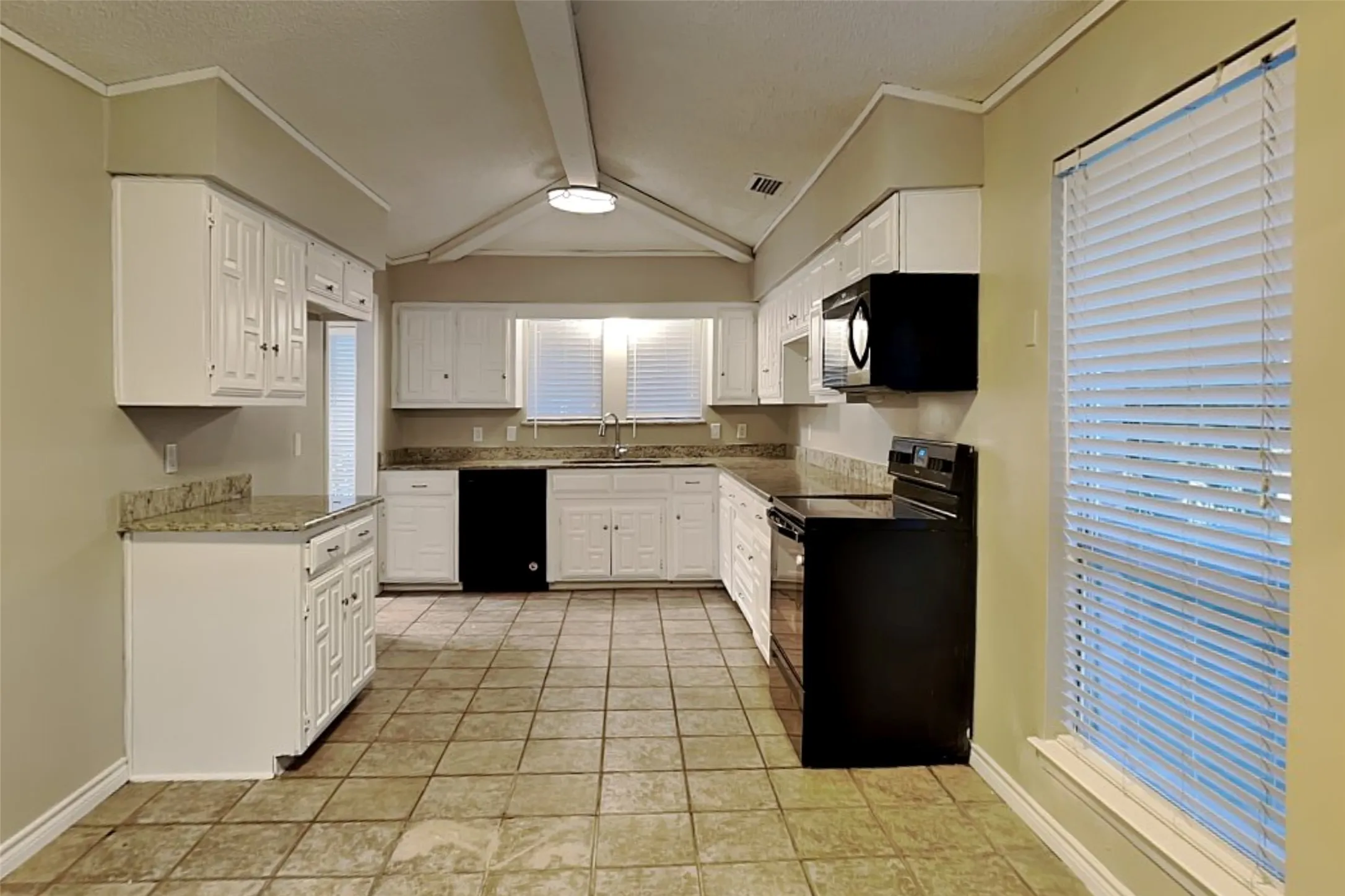 Single Family Residence For Rent in Collin County , 909 Keenan Circle, Plano, Texas 75075, 3 Bedroom, 3 Bathroom, 2 Garage spaces, 2,167 Sqft, built in 1977, mls#21373085, Real Estate Agent in Plano, Homes For Rent in Collin county, Homes For Rent in Plano, Realtor in Plano Texas, Real Estate Brokerage Independent Realty Texas, Luminita Cordes Realtor