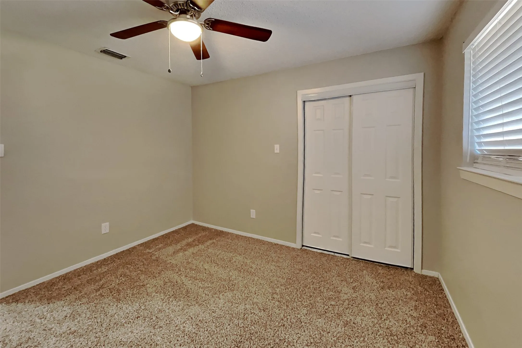 Single Family Residence For Rent in Collin County , 909 Keenan Circle, Plano, Texas 75075, 3 Bedroom, 3 Bathroom, 2 Garage spaces, 2,167 Sqft, built in 1977, mls#21373085, Real Estate Agent in Plano, Homes For Rent in Collin county, Homes For Rent in Plano, Realtor in Plano Texas, Real Estate Brokerage Independent Realty Texas, Luminita Cordes Realtor