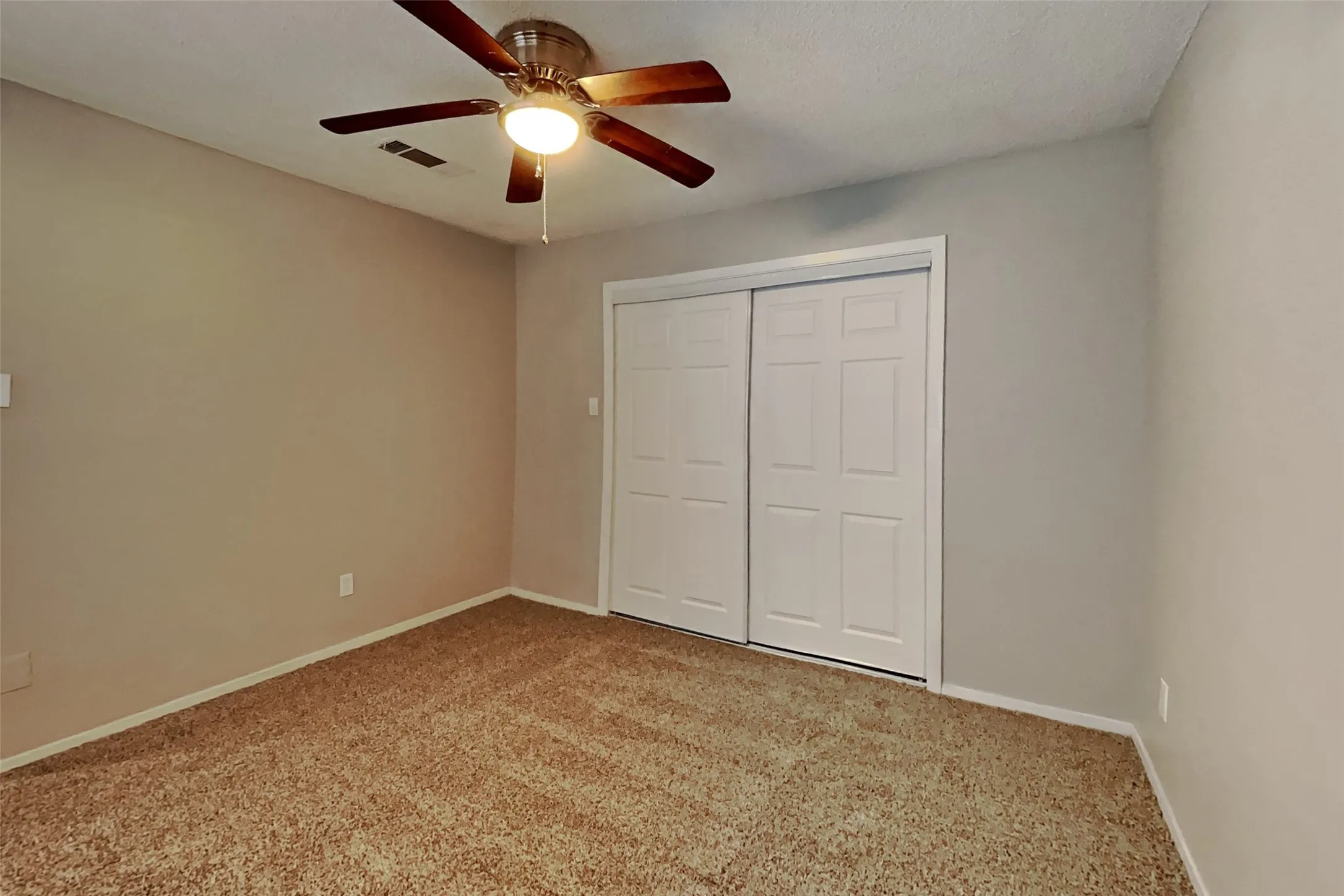Single Family Residence For Rent in Collin County , 909 Keenan Circle, Plano, Texas 75075, 3 Bedroom, 3 Bathroom, 2 Garage spaces, 2,167 Sqft, built in 1977, mls#21373085, Real Estate Agent in Plano, Homes For Rent in Collin county, Homes For Rent in Plano, Realtor in Plano Texas, Real Estate Brokerage Independent Realty Texas, Luminita Cordes Realtor