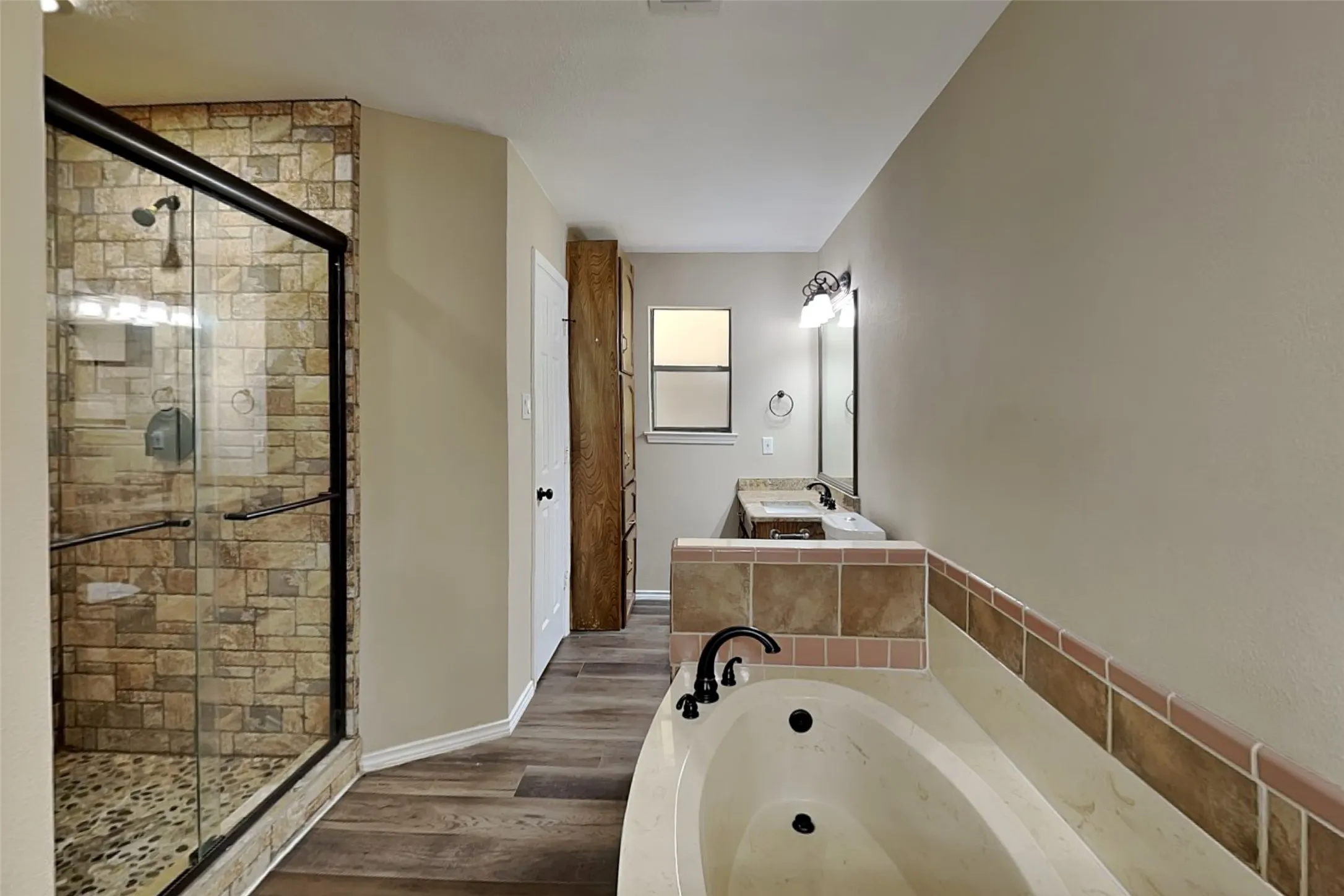 Single Family Residence For Rent in Denton County , 8 Lake Forest Drive, Trophy Club, Texas 76262, 4 Bedroom, 3 Bathroom, 2 Garage spaces, 2,696 Sqft, built in 1980, mls#21373087, Real Estate Agent in Trophy Club, Homes For Rent in Denton county, Homes For Rent in Trophy Club, Realtor in Trophy Club Texas, Real Estate Brokerage Independent Realty Texas, Luminita Cordes Realtor