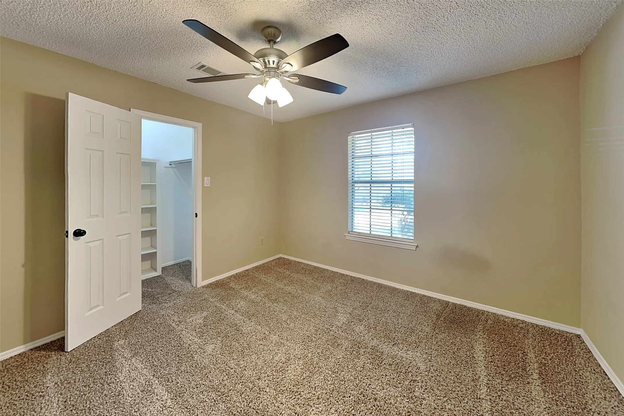 Single Family Residence For Rent in Denton County , 8 Lake Forest Drive, Trophy Club, Texas 76262, 4 Bedroom, 3 Bathroom, 2 Garage spaces, 2,696 Sqft, built in 1980, mls#21373087, Real Estate Agent in Trophy Club, Homes For Rent in Denton county, Homes For Rent in Trophy Club, Realtor in Trophy Club Texas, Real Estate Brokerage Independent Realty Texas, Luminita Cordes Realtor
