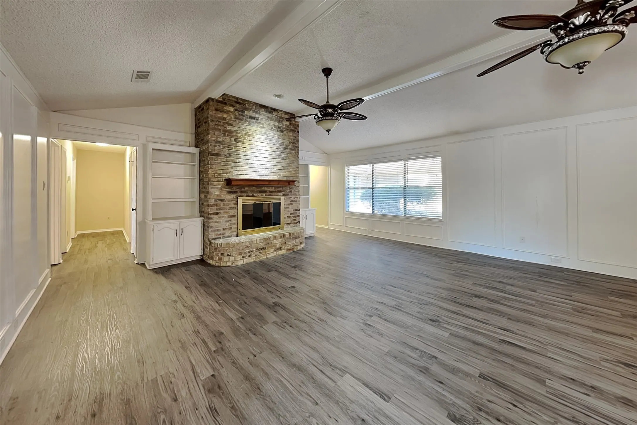 Single Family Residence For Rent in Denton County , 8 Lake Forest Drive, Trophy Club, Texas 76262, 4 Bedroom, 3 Bathroom, 2 Garage spaces, 2,696 Sqft, built in 1980, mls#21373087, Real Estate Agent in Trophy Club, Homes For Rent in Denton county, Homes For Rent in Trophy Club, Realtor in Trophy Club Texas, Real Estate Brokerage Independent Realty Texas, Luminita Cordes Realtor
