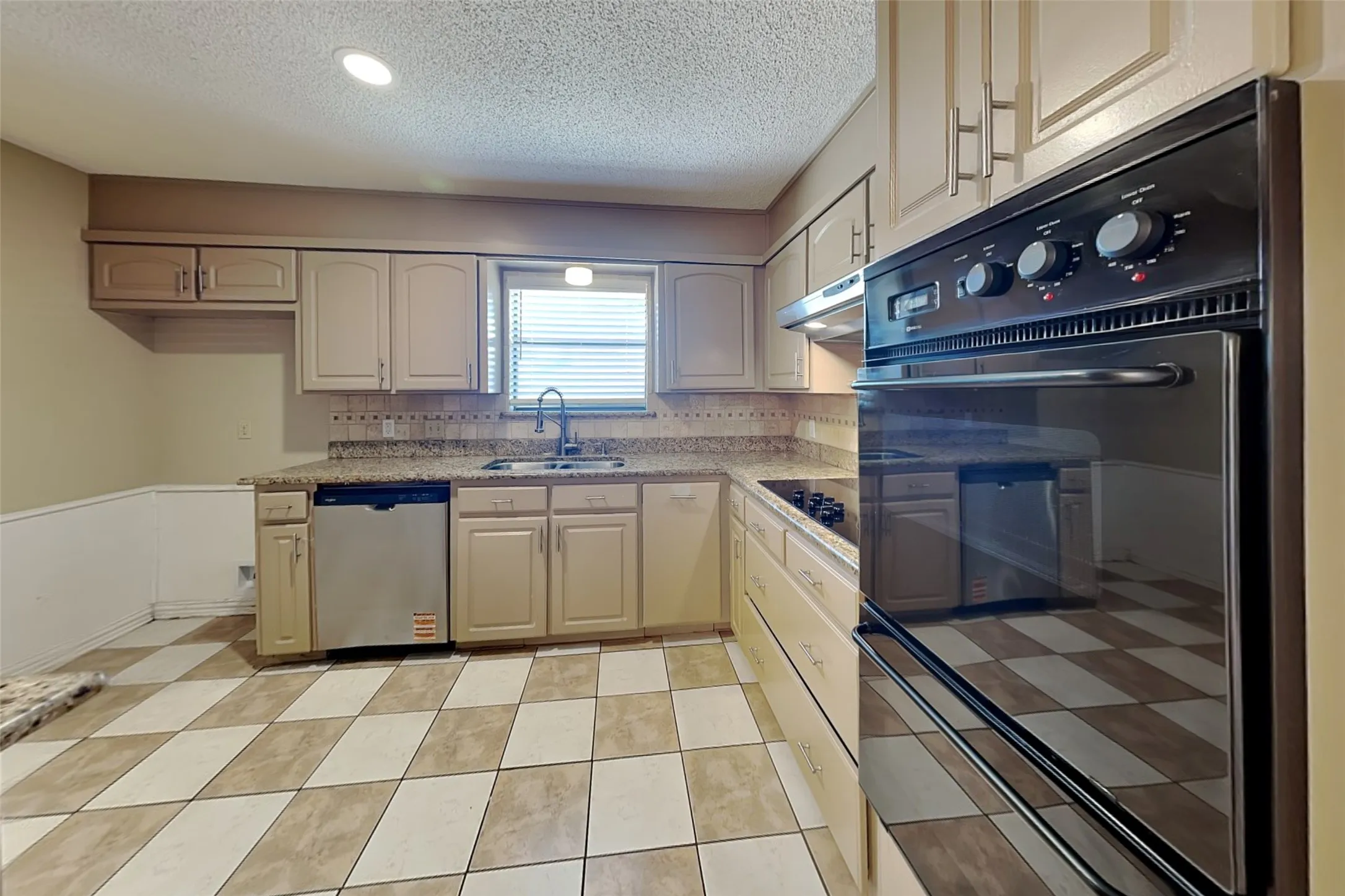 Single Family Residence For Rent in Denton County , 8 Lake Forest Drive, Trophy Club, Texas 76262, 4 Bedroom, 3 Bathroom, 2 Garage spaces, 2,696 Sqft, built in 1980, mls#21373087, Real Estate Agent in Trophy Club, Homes For Rent in Denton county, Homes For Rent in Trophy Club, Realtor in Trophy Club Texas, Real Estate Brokerage Independent Realty Texas, Luminita Cordes Realtor