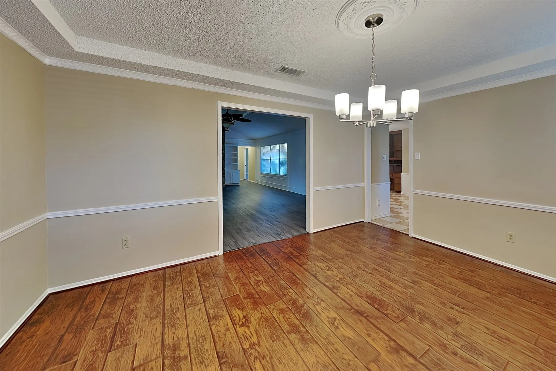 Single Family Residence For Rent in Denton County , 8 Lake Forest Drive, Trophy Club, Texas 76262, 4 Bedroom, 3 Bathroom, 2 Garage spaces, 2,696 Sqft, built in 1980, mls#21373087, Real Estate Agent in Trophy Club, Homes For Rent in Denton county, Homes For Rent in Trophy Club, Realtor in Trophy Club Texas, Real Estate Brokerage Independent Realty Texas, Luminita Cordes Realtor