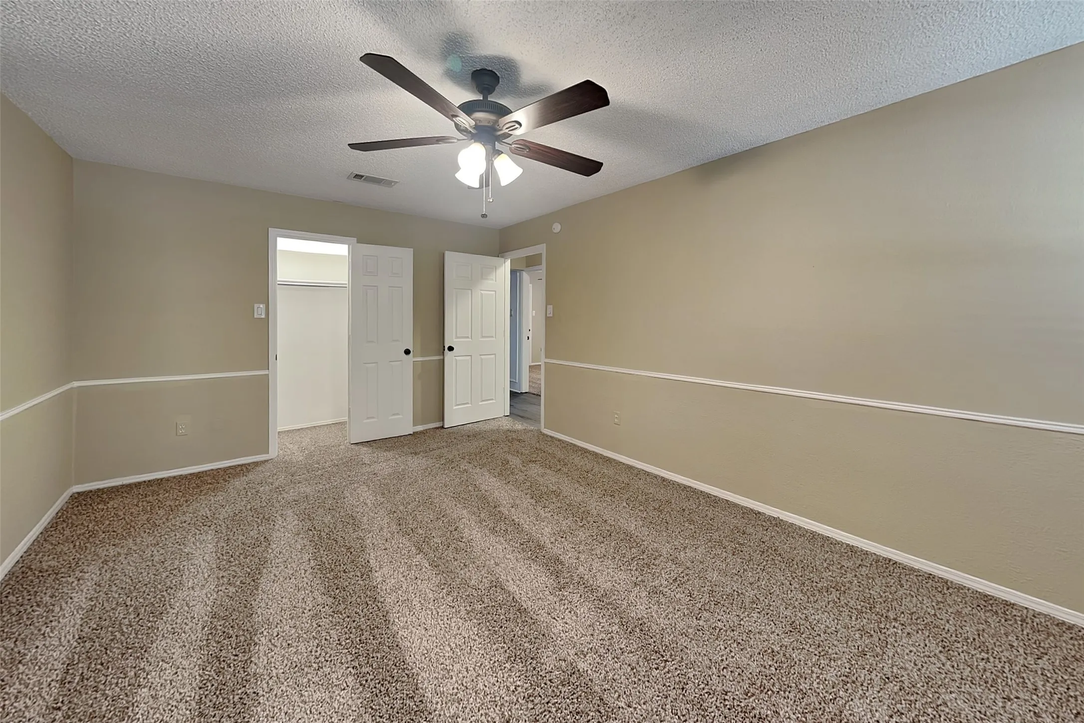 Single Family Residence For Rent in Denton County , 8 Lake Forest Drive, Trophy Club, Texas 76262, 4 Bedroom, 3 Bathroom, 2 Garage spaces, 2,696 Sqft, built in 1980, mls#21373087, Real Estate Agent in Trophy Club, Homes For Rent in Denton county, Homes For Rent in Trophy Club, Realtor in Trophy Club Texas, Real Estate Brokerage Independent Realty Texas, Luminita Cordes Realtor