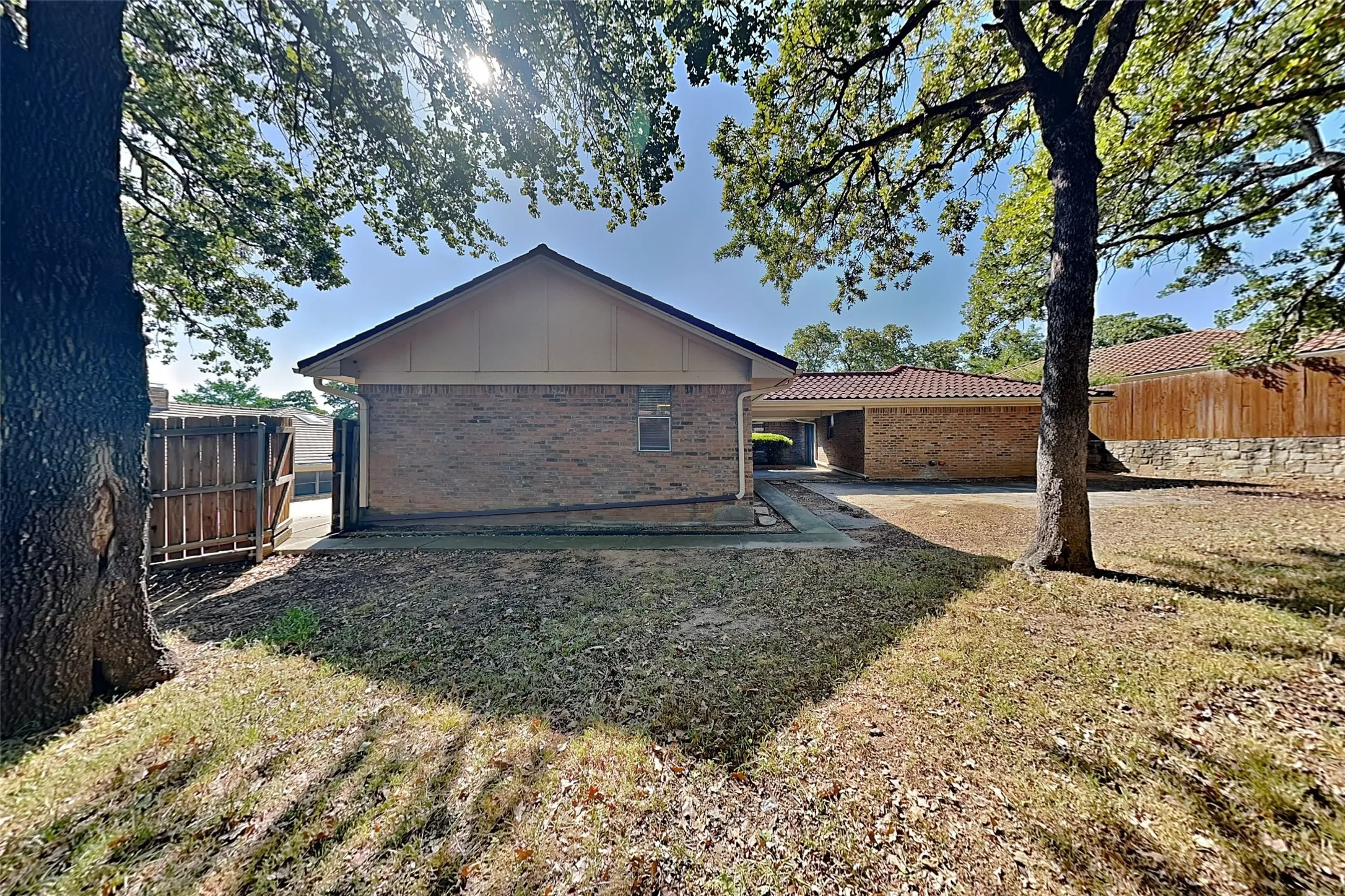 Single Family Residence For Rent in Denton County , 8 Lake Forest Drive, Trophy Club, Texas 76262, 4 Bedroom, 3 Bathroom, 2 Garage spaces, 2,696 Sqft, built in 1980, mls#21373087, Real Estate Agent in Trophy Club, Homes For Rent in Denton county, Homes For Rent in Trophy Club, Realtor in Trophy Club Texas, Real Estate Brokerage Independent Realty Texas, Luminita Cordes Realtor