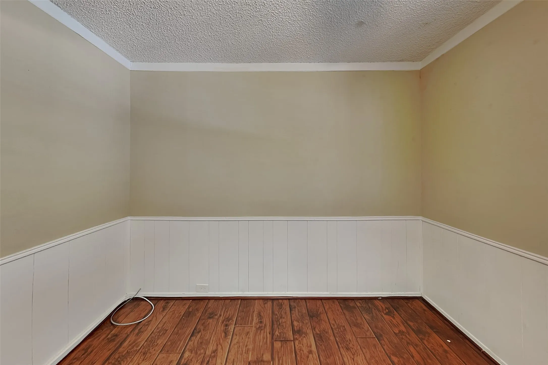 Single Family Residence For Rent in Denton County , 8 Lake Forest Drive, Trophy Club, Texas 76262, 4 Bedroom, 3 Bathroom, 2 Garage spaces, 2,696 Sqft, built in 1980, mls#21373087, Real Estate Agent in Trophy Club, Homes For Rent in Denton county, Homes For Rent in Trophy Club, Realtor in Trophy Club Texas, Real Estate Brokerage Independent Realty Texas, Luminita Cordes Realtor