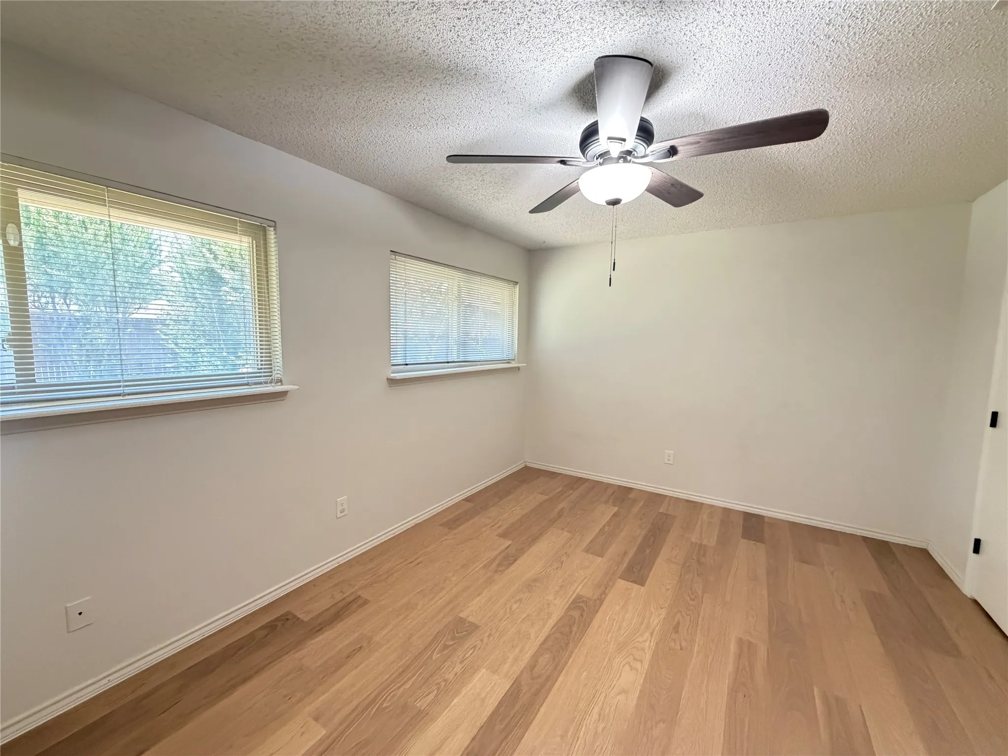 Single Family Residence For Rent in Tarrant County , 1012 Purdue Drive, Arlington, Texas 76012, 4 Bedroom, 3 Bathroom, 2 Garage spaces, 2,046 Sqft, built in 1978, mls#21373088, Real Estate Agent in Arlington, Homes For Rent in Tarrant county, Homes For Rent in Arlington, Realtor in Arlington Texas, Real Estate Brokerage Independent Realty Texas, Luminita Cordes Realtor