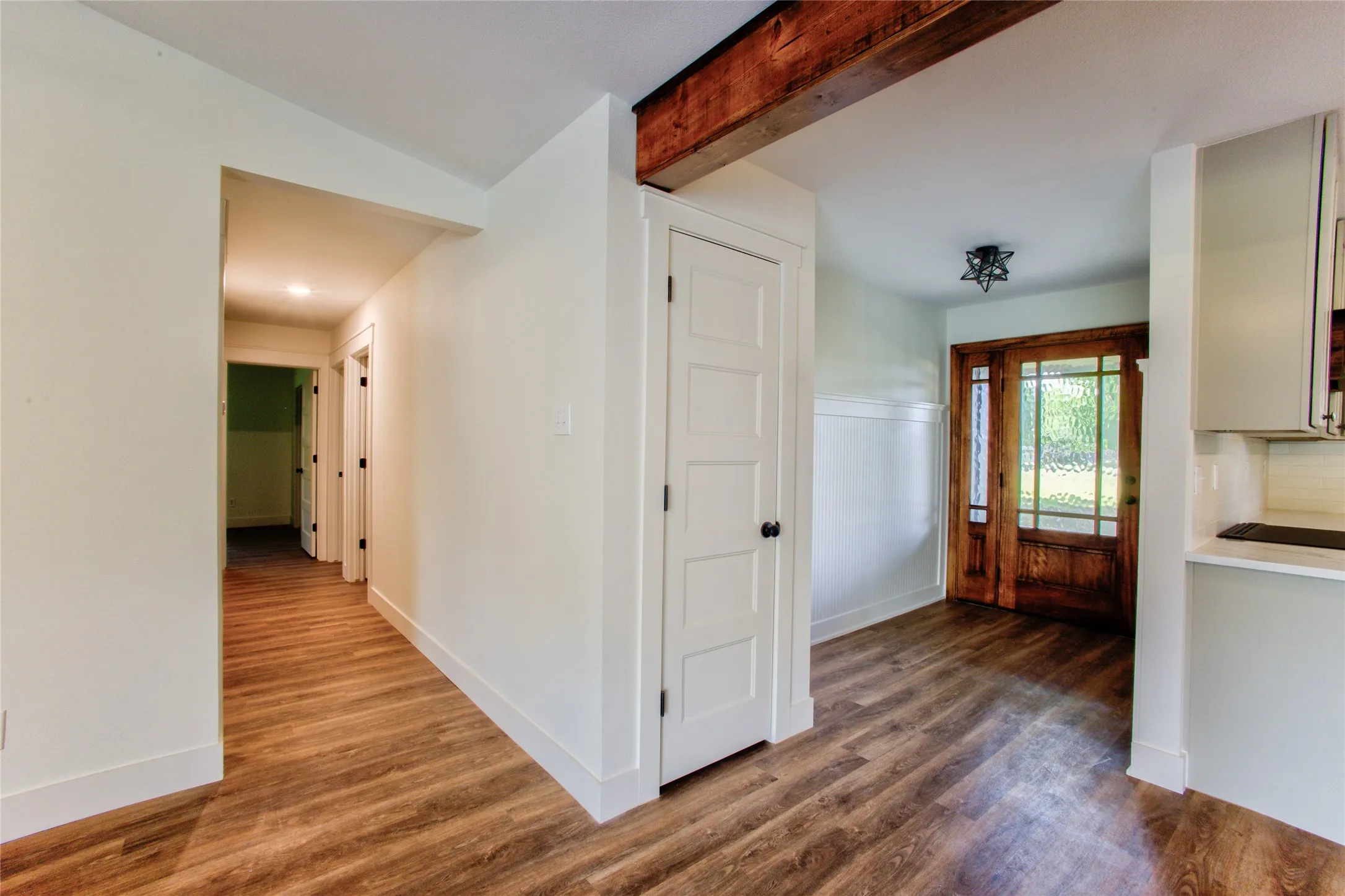 Single Family Residence For Sale in Ellis County , 206 Americana Road, Palmer, Texas 75152, 4 Bedroom, 2 Bathroom, 2 Garage spaces, 1,785 Sqft, built in 1973, mls#21365864, Real Estate Agent in Palmer, Homes For Sale in Ellis county, Homes For Sale in Palmer, Realtor in Palmer Texas, Real Estate Brokerage Independent Realty Texas, Luminita Cordes Realtor