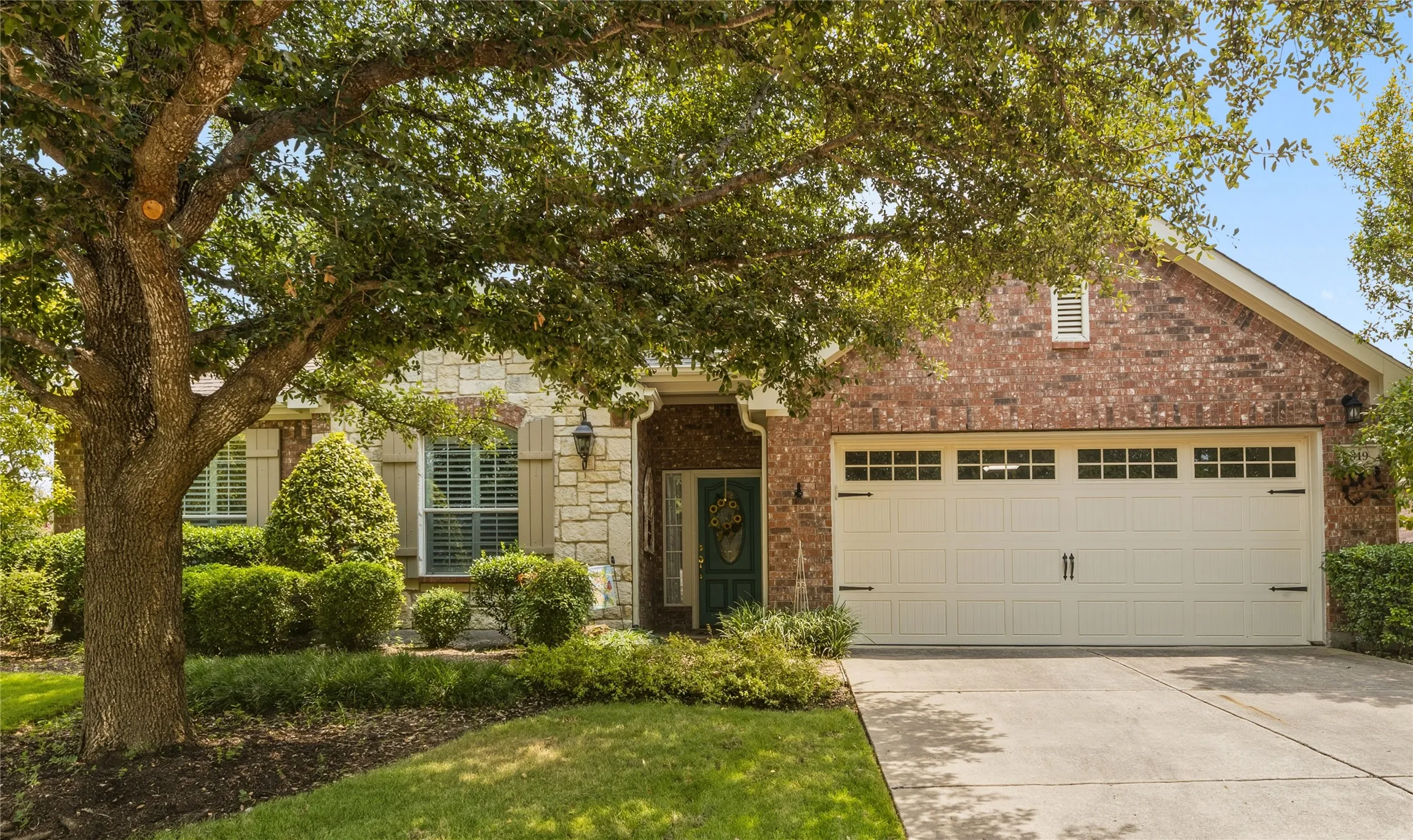 Single Family Residence For Sale in Collin County , 919 Quarry Oaks Drive, Fairview, Texas 75069, 3 Bedroom, 3 Bathroom, 2 Garage spaces, 2,631 Sqft, built in 2006, mls#21366209, Real Estate Agent in Fairview, Homes For Sale in Collin county, Homes For Sale in Fairview, Realtor in Fairview Texas, Real Estate Brokerage Independent Realty Texas, Luminita Cordes Realtor