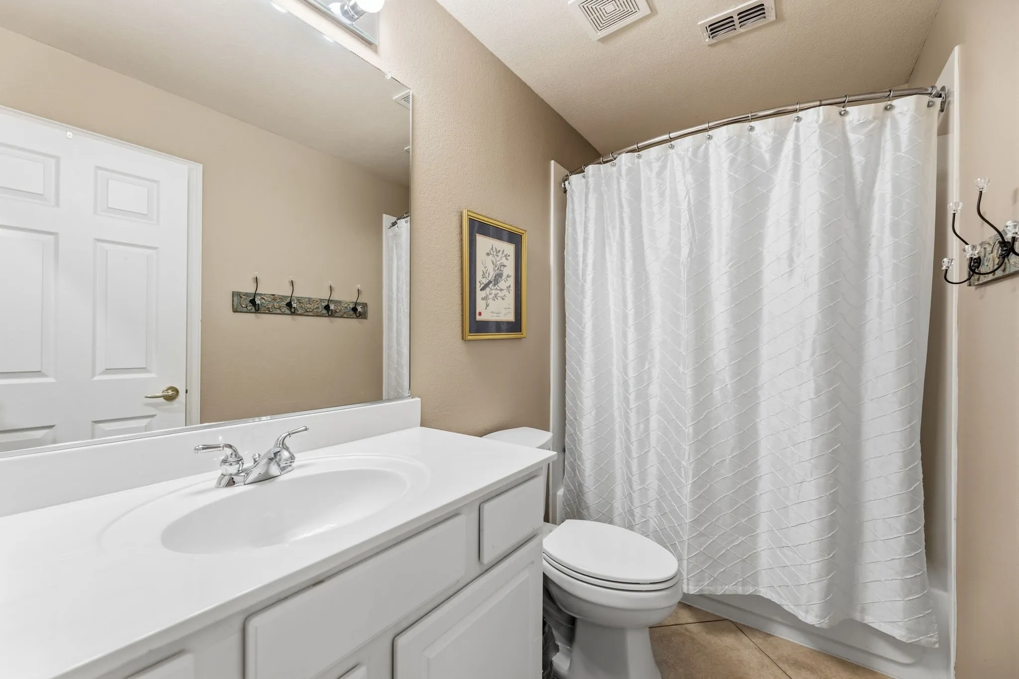 Single Family Residence For Sale in Collin County , 919 Quarry Oaks Drive, Fairview, Texas 75069, 3 Bedroom, 3 Bathroom, 2 Garage spaces, 2,631 Sqft, built in 2006, mls#21366209, Real Estate Agent in Fairview, Homes For Sale in Collin county, Homes For Sale in Fairview, Realtor in Fairview Texas, Real Estate Brokerage Independent Realty Texas, Luminita Cordes Realtor