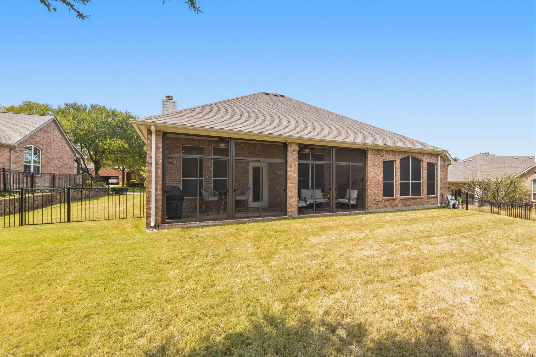 Single Family Residence For Sale in Collin County , 919 Quarry Oaks Drive, Fairview, Texas 75069, 3 Bedroom, 3 Bathroom, 2 Garage spaces, 2,631 Sqft, built in 2006, mls#21366209, Real Estate Agent in Fairview, Homes For Sale in Collin county, Homes For Sale in Fairview, Realtor in Fairview Texas, Real Estate Brokerage Independent Realty Texas, Luminita Cordes Realtor