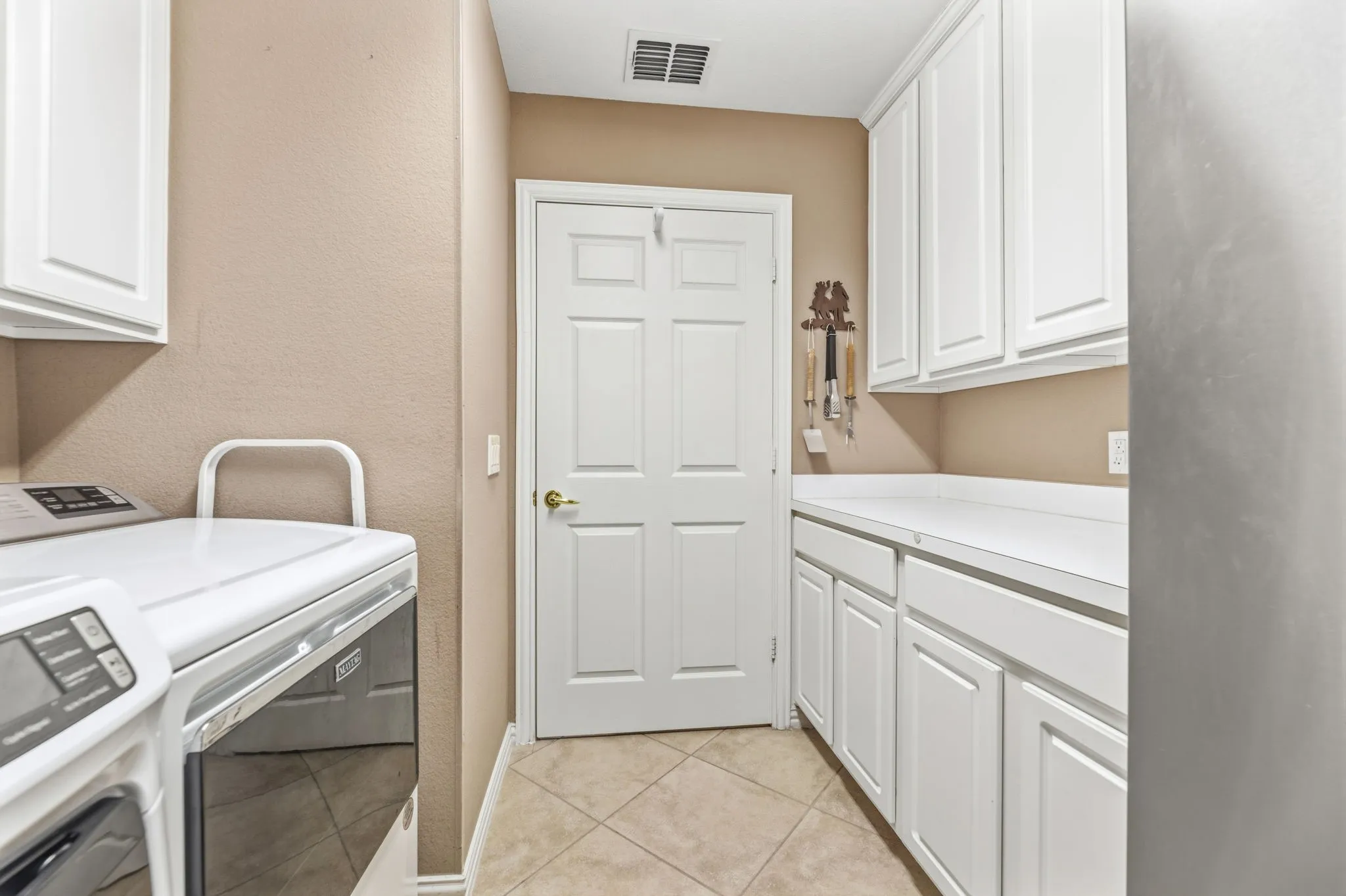 Single Family Residence For Sale in Collin County , 919 Quarry Oaks Drive, Fairview, Texas 75069, 3 Bedroom, 3 Bathroom, 2 Garage spaces, 2,631 Sqft, built in 2006, mls#21366209, Real Estate Agent in Fairview, Homes For Sale in Collin county, Homes For Sale in Fairview, Realtor in Fairview Texas, Real Estate Brokerage Independent Realty Texas, Luminita Cordes Realtor