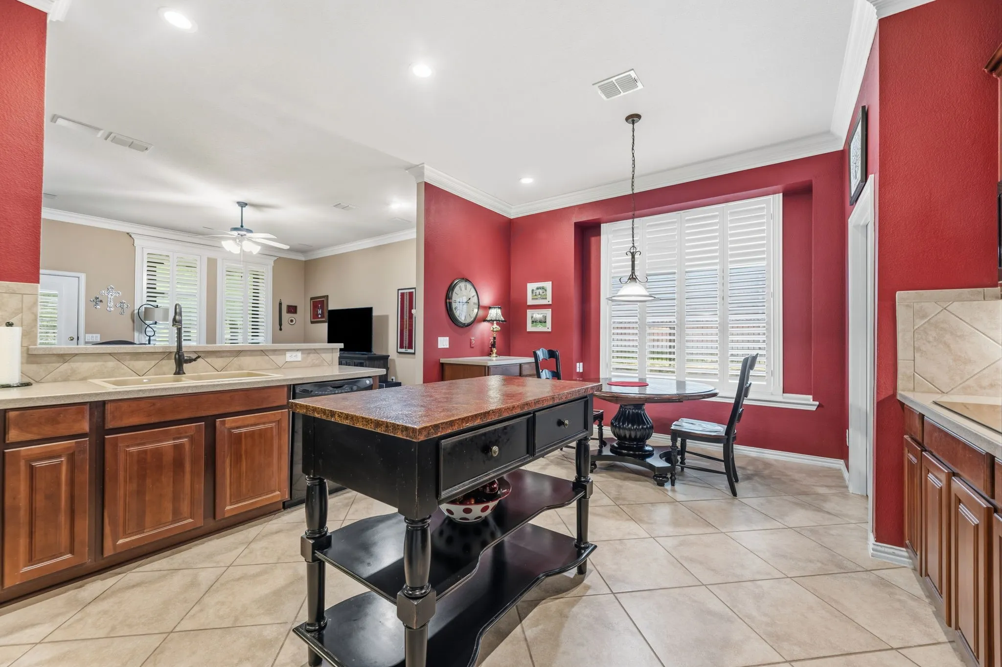Single Family Residence For Sale in Collin County , 919 Quarry Oaks Drive, Fairview, Texas 75069, 3 Bedroom, 3 Bathroom, 2 Garage spaces, 2,631 Sqft, built in 2006, mls#21366209, Real Estate Agent in Fairview, Homes For Sale in Collin county, Homes For Sale in Fairview, Realtor in Fairview Texas, Real Estate Brokerage Independent Realty Texas, Luminita Cordes Realtor