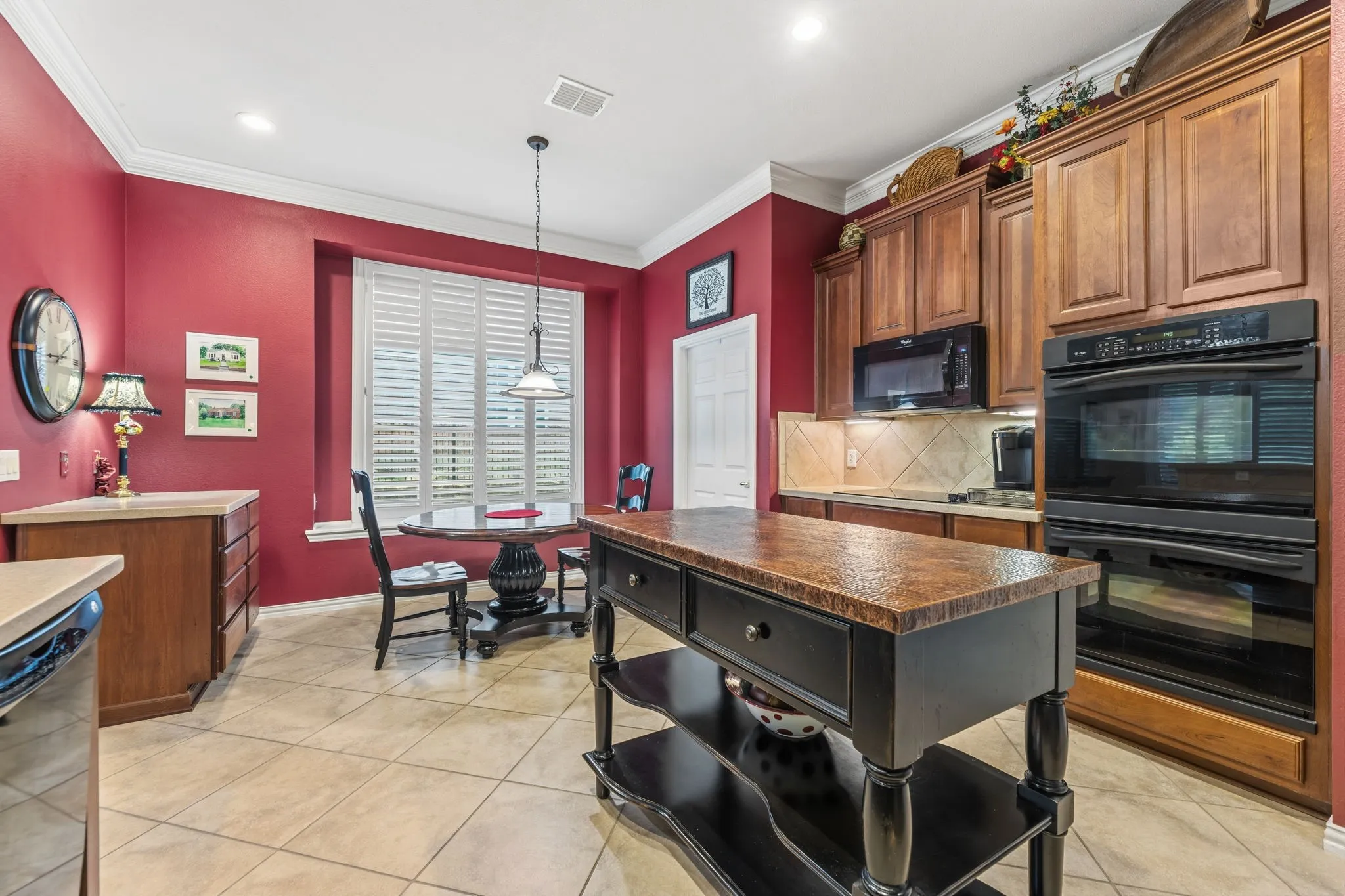 Single Family Residence For Sale in Collin County , 919 Quarry Oaks Drive, Fairview, Texas 75069, 3 Bedroom, 3 Bathroom, 2 Garage spaces, 2,631 Sqft, built in 2006, mls#21366209, Real Estate Agent in Fairview, Homes For Sale in Collin county, Homes For Sale in Fairview, Realtor in Fairview Texas, Real Estate Brokerage Independent Realty Texas, Luminita Cordes Realtor