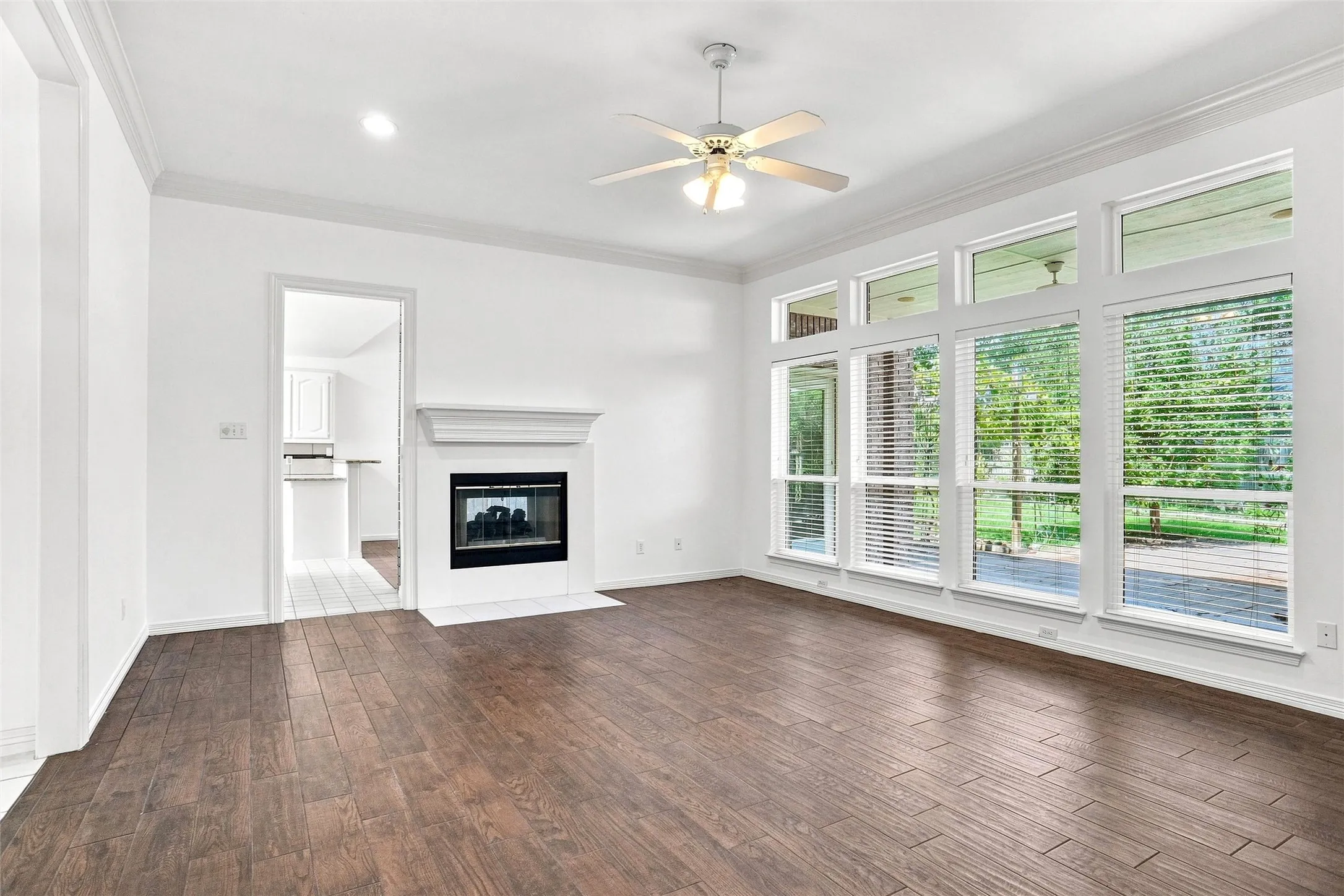 Single Family Residence For Sale in Tarrant County , 1605 Green Tree Drive, Hurst, Texas 76054, 3 Bedroom, 3 Bathroom, 2 Garage spaces, 2,313 Sqft, built in 1993, mls#21373099, Real Estate Agent in Hurst, Homes For Sale in Tarrant county, Homes For Sale in Hurst, Realtor in Hurst Texas, Real Estate Brokerage Independent Realty Texas, Luminita Cordes Realtor
