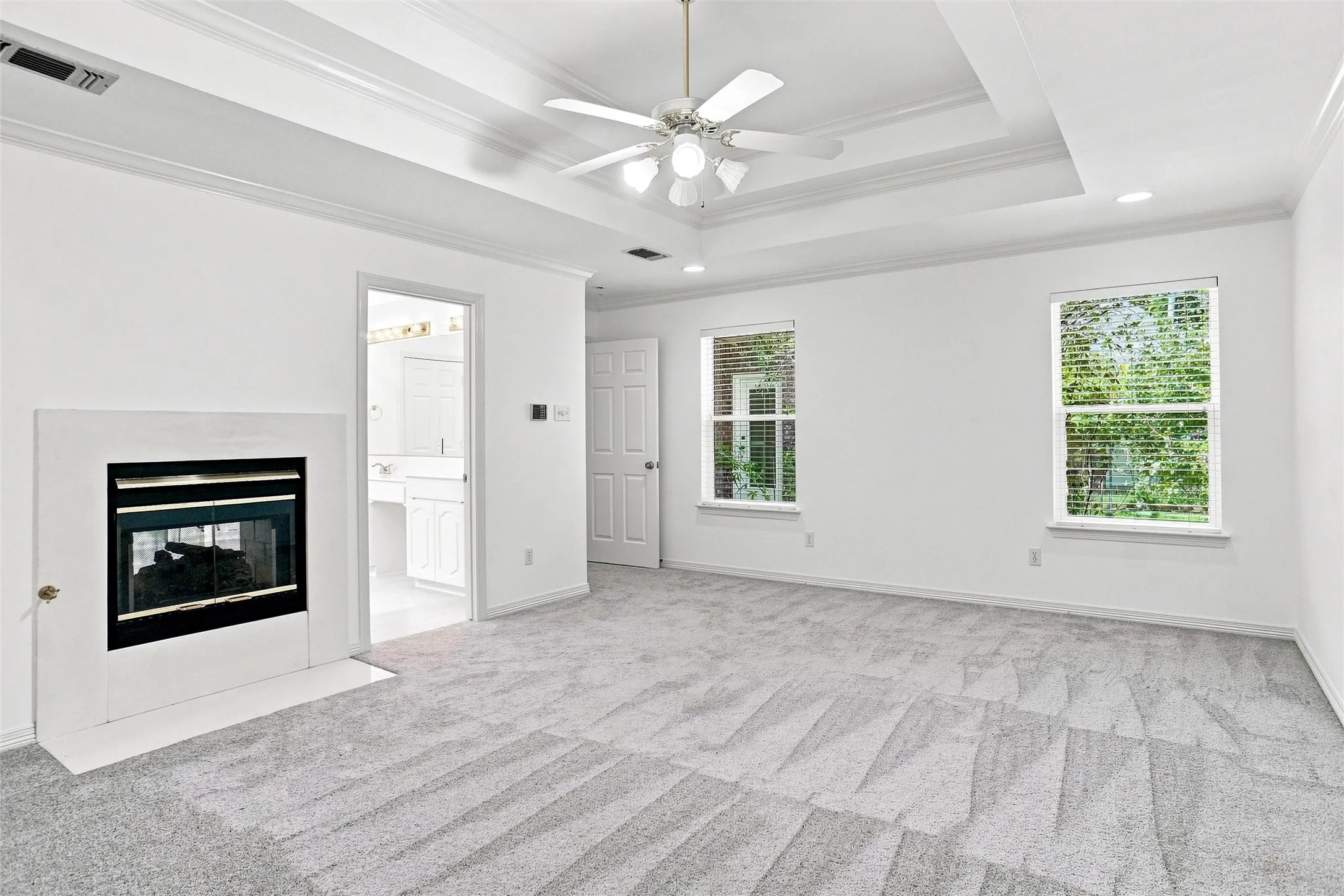 Single Family Residence For Sale in Tarrant County , 1605 Green Tree Drive, Hurst, Texas 76054, 3 Bedroom, 3 Bathroom, 2 Garage spaces, 2,313 Sqft, built in 1993, mls#21373099, Real Estate Agent in Hurst, Homes For Sale in Tarrant county, Homes For Sale in Hurst, Realtor in Hurst Texas, Real Estate Brokerage Independent Realty Texas, Luminita Cordes Realtor