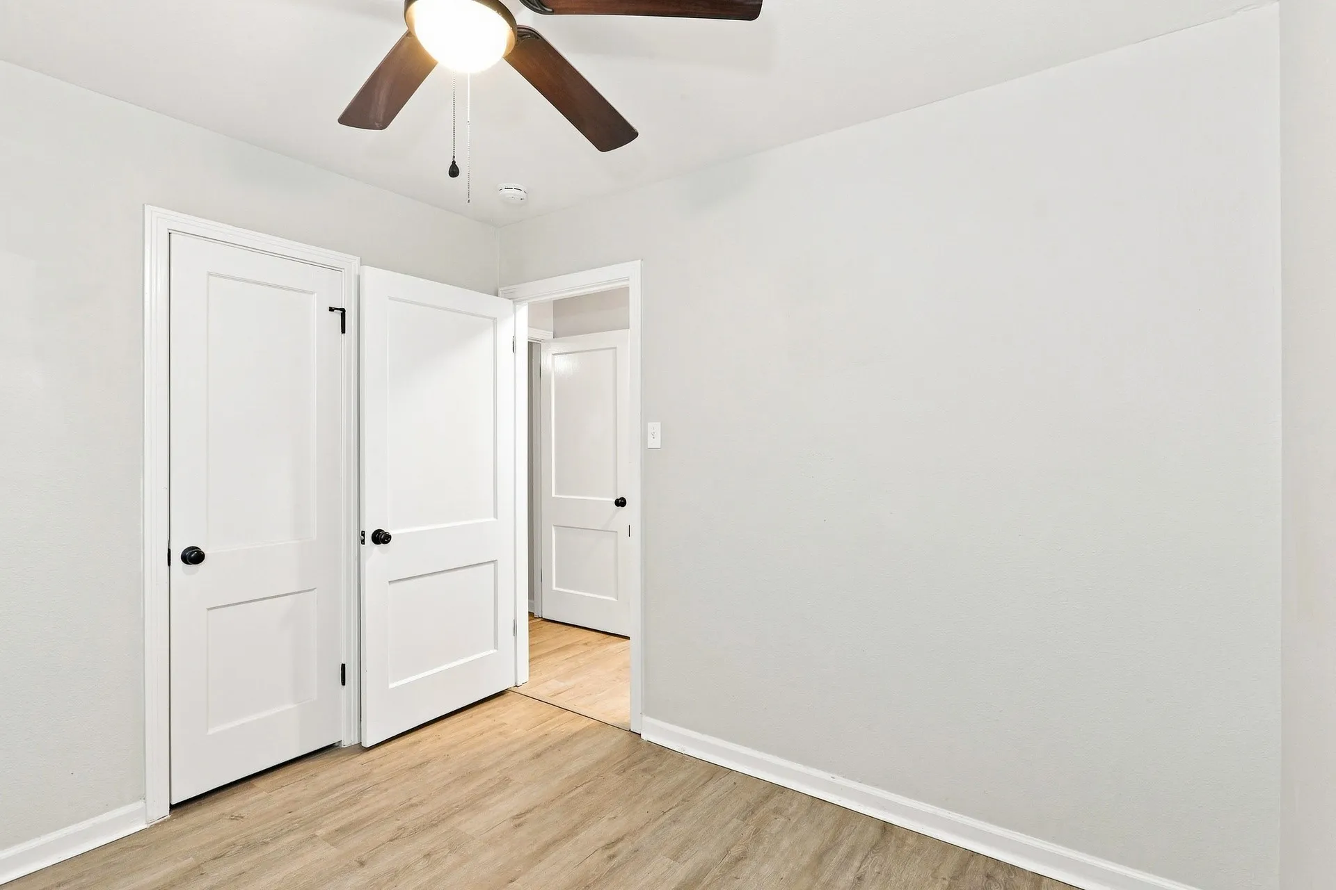 Single Family Residence For Rent in Tarrant County , 4328 Waits Avenue, Fort Worth, Texas 76133, 3 Bedroom, 1 Bathroom, 1 Garage spaces, 1,097 Sqft, built in 1950, mls#21373104, Real Estate Agent in Fort Worth, Homes For Rent in Tarrant county, Homes For Rent in Fort Worth, Realtor in Fort Worth Texas, Real Estate Brokerage Independent Realty Texas, Luminita Cordes Realtor