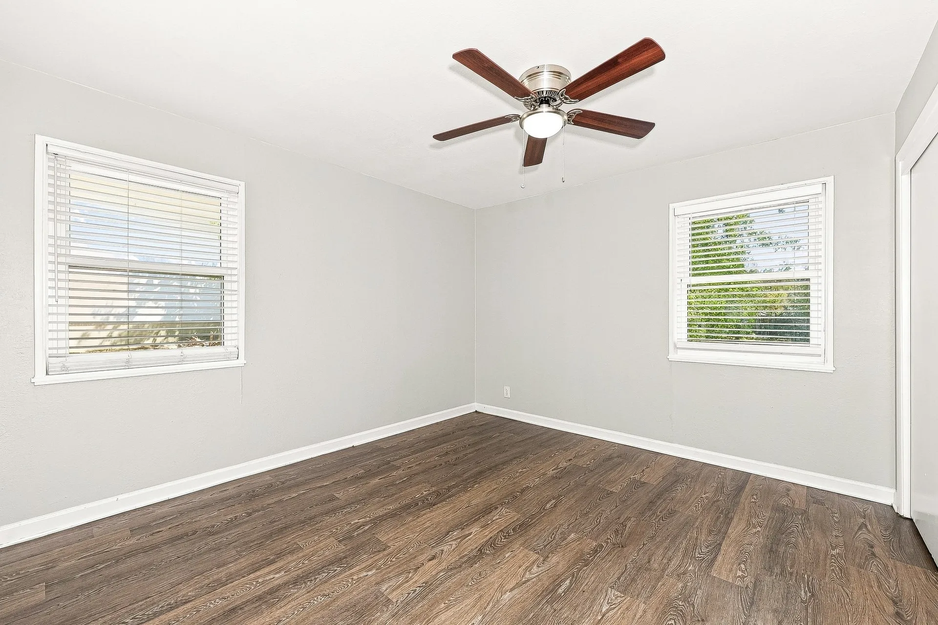 Single Family Residence For Rent in Tarrant County , 5233 Trail Lake Drive, Fort Worth, Texas 76133, 3 Bedroom, 2 Bathroom, Garage spaces, 1,918 Sqft, built in 1955, mls#21373106, Real Estate Agent in Fort Worth, Homes For Rent in Tarrant county, Homes For Rent in Fort Worth, Realtor in Fort Worth Texas, Real Estate Brokerage Independent Realty Texas, Luminita Cordes Realtor